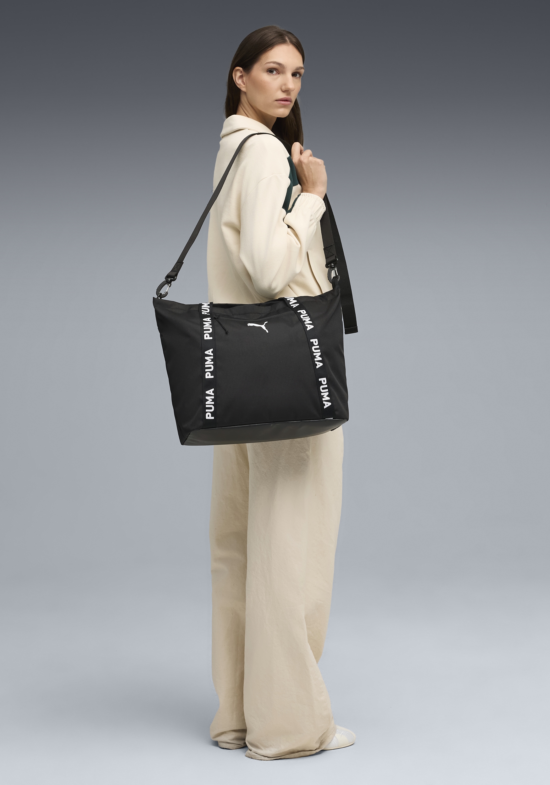 PUMA Sporttasche »AT ESS SHOPPER« mit Reißverschluss, mit Vordertasche, verstellbare Jacquard-Riemen