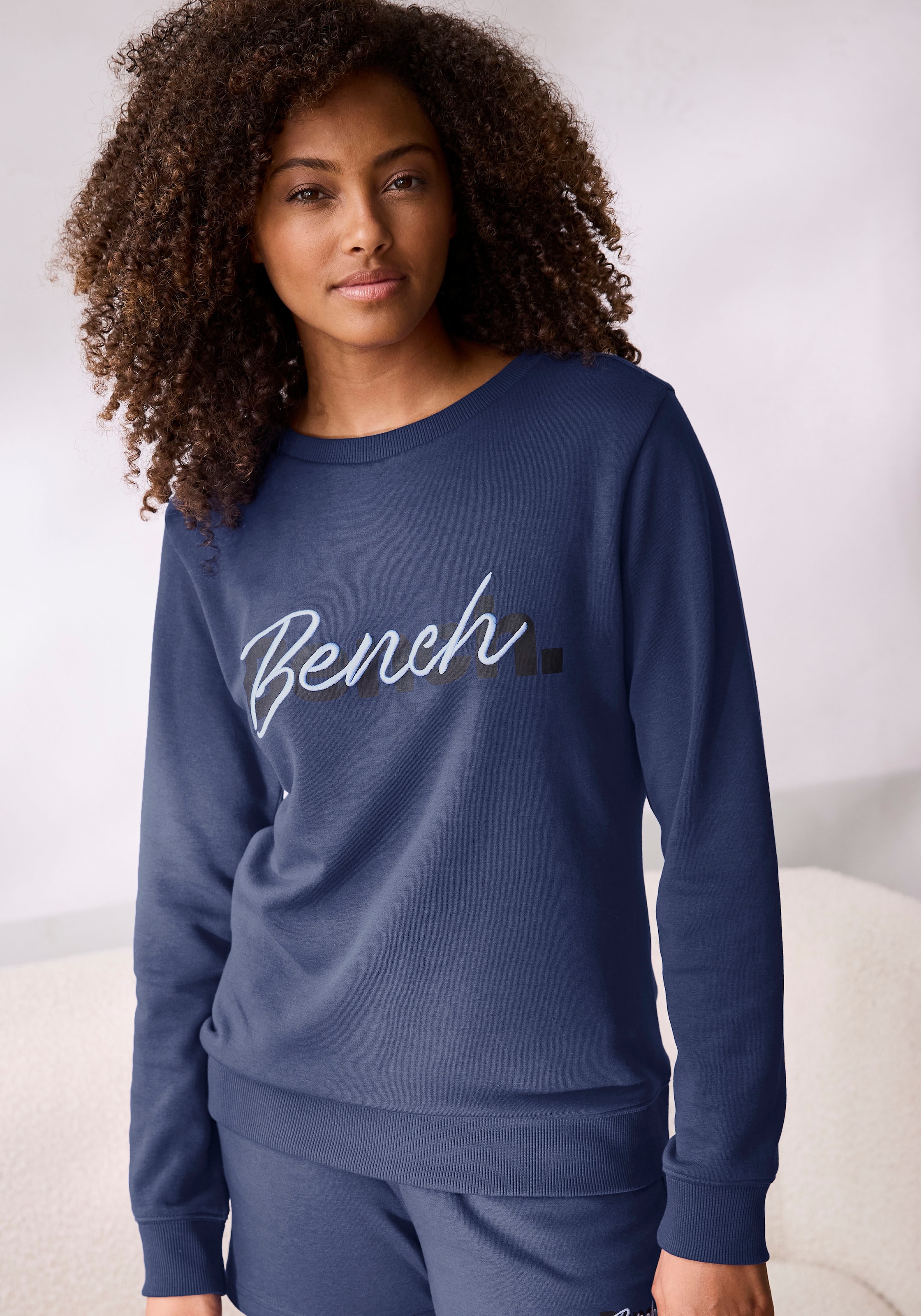 Bench. Loungewear Sweatshirt, bei Stickerei, online OTTO Loungeanzug und Logodruck mit