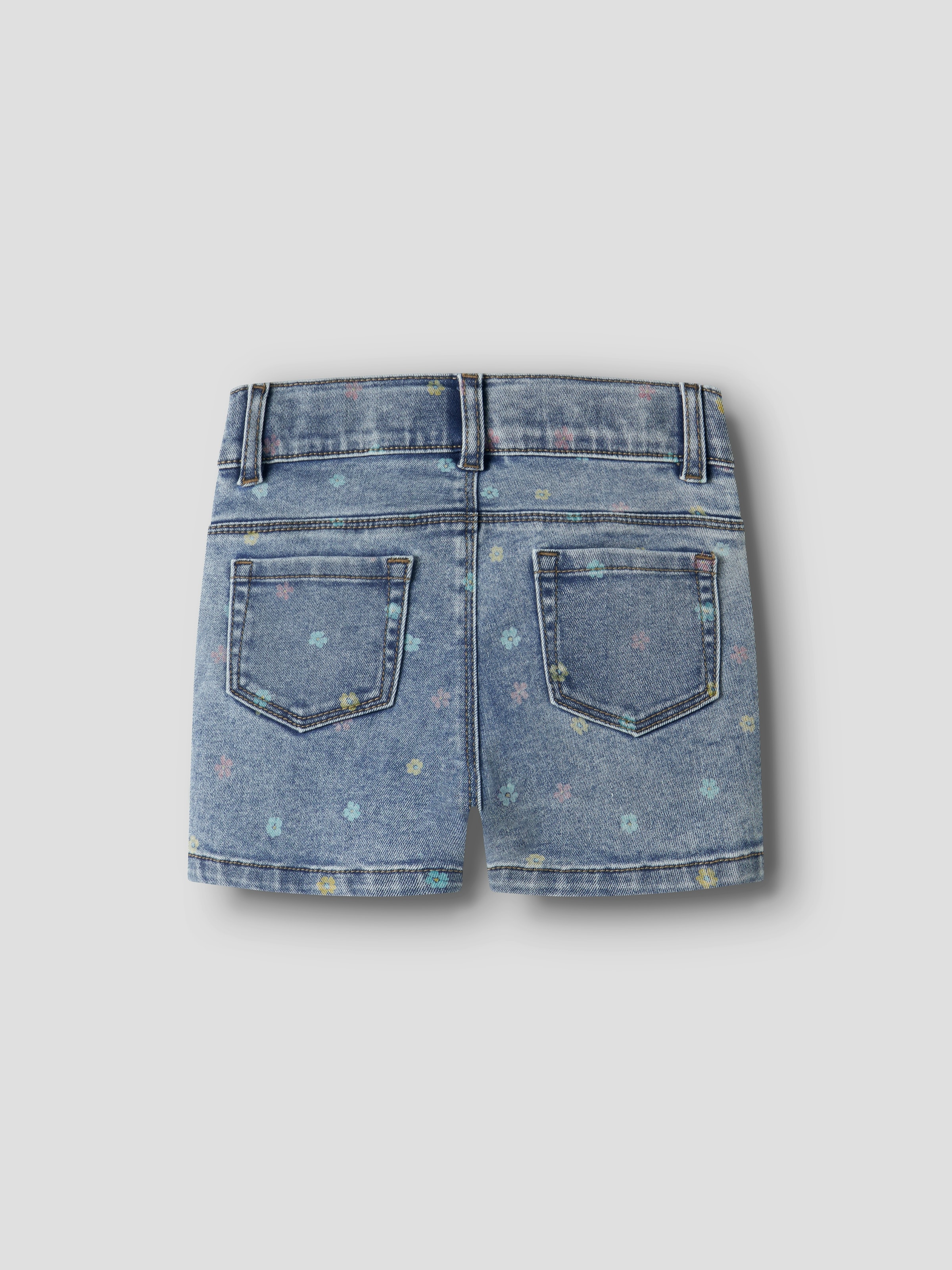 Name It Jeansshorts »NMFSALLI SLIM DNM SHORTS 3555-ON NOOS« Denim Baumwollmischung,  leichte Used Effekte, Allover Druck