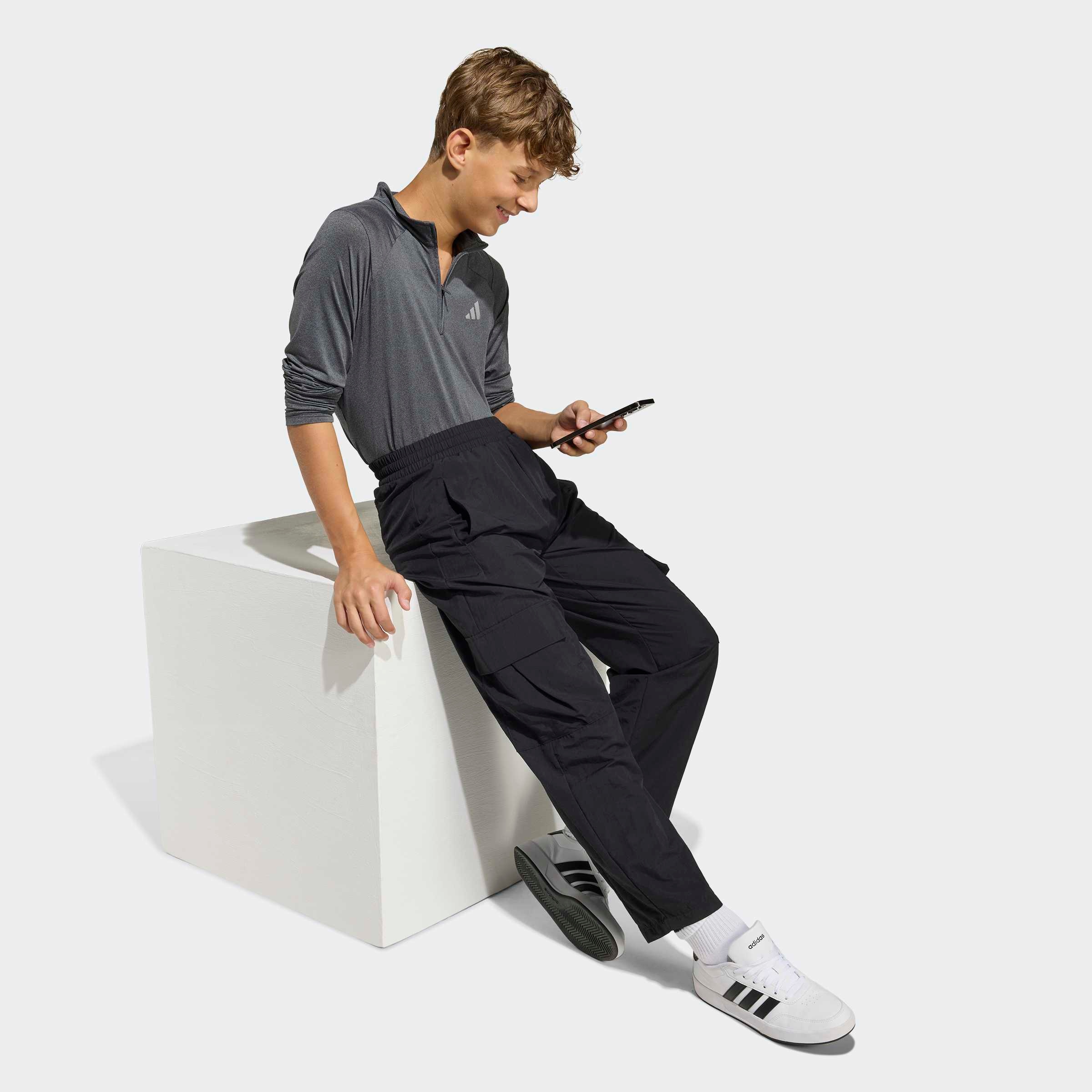 adidas Sportswear Sporthose »FUTURE ICONS CARGO O-SHAPED, LÄNGER GESCHNITTEN«