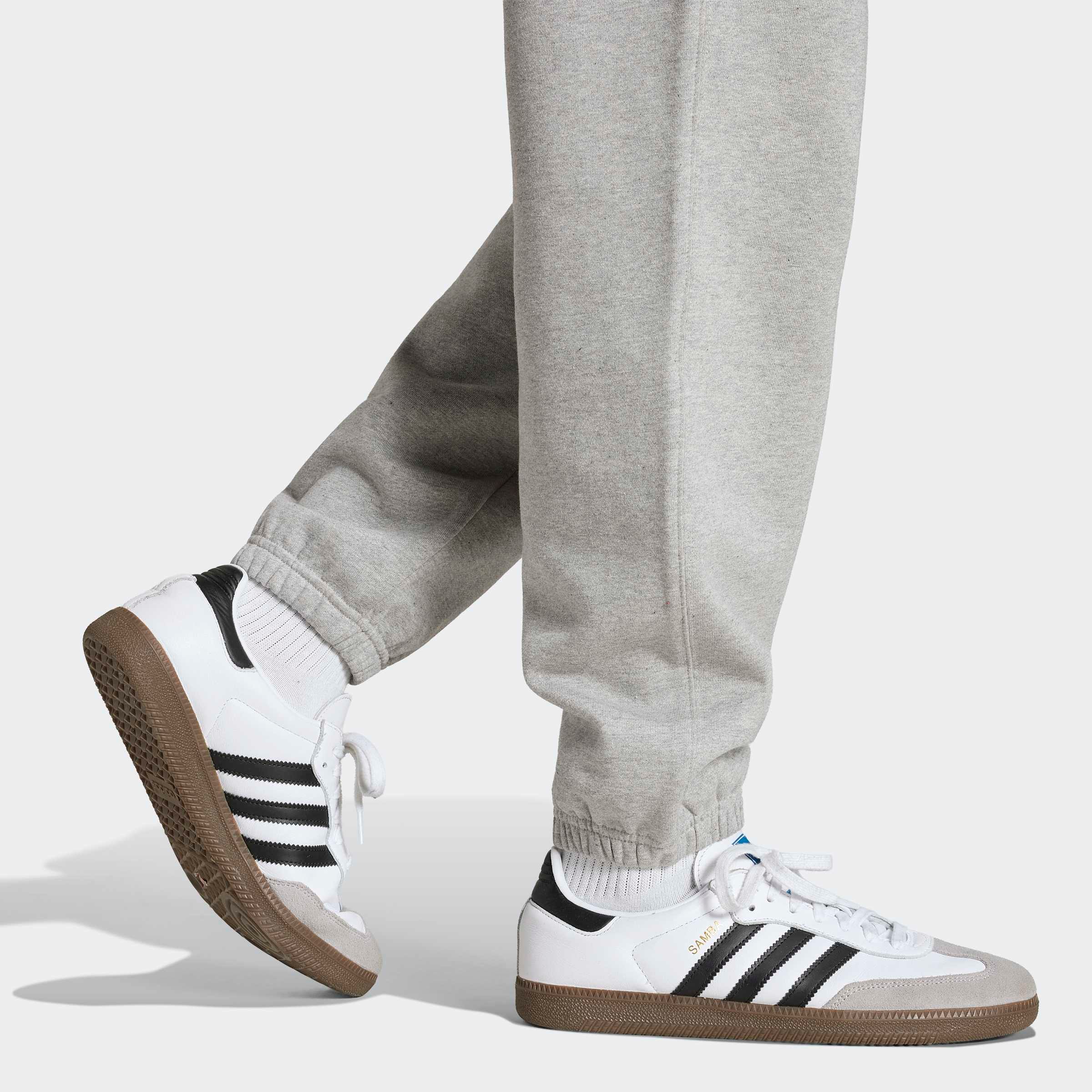 adidas Originals Sporthose »TREFOIL ESSENTIALS, REGULÄR GESCHNITTEN, FLEECE«