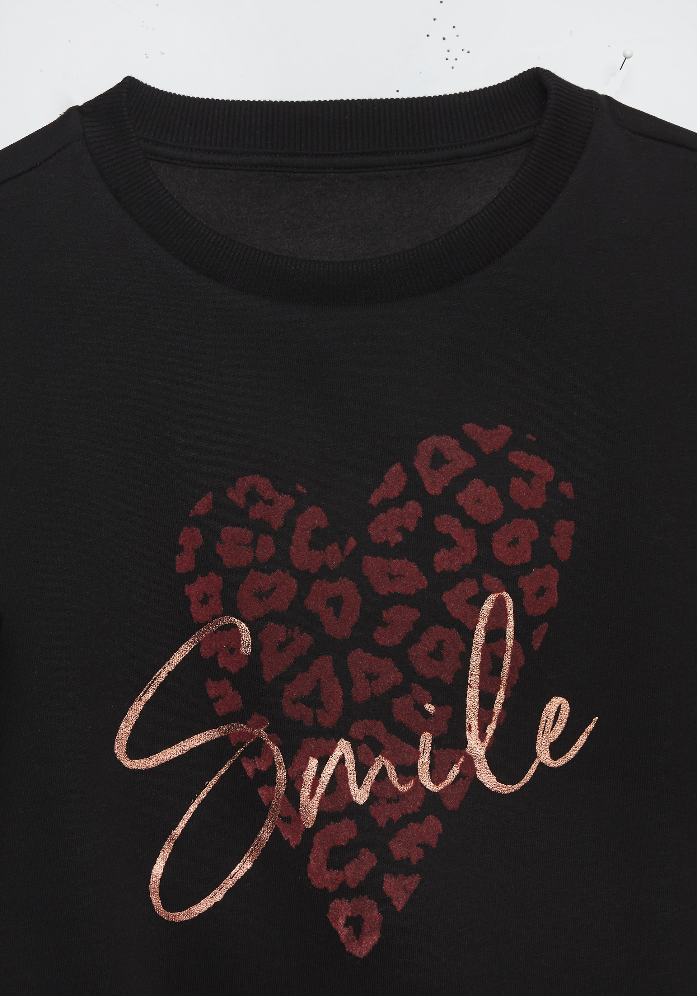 LASCANA Sweatshirt, mit Herz-Leo-Druck, Loungewear