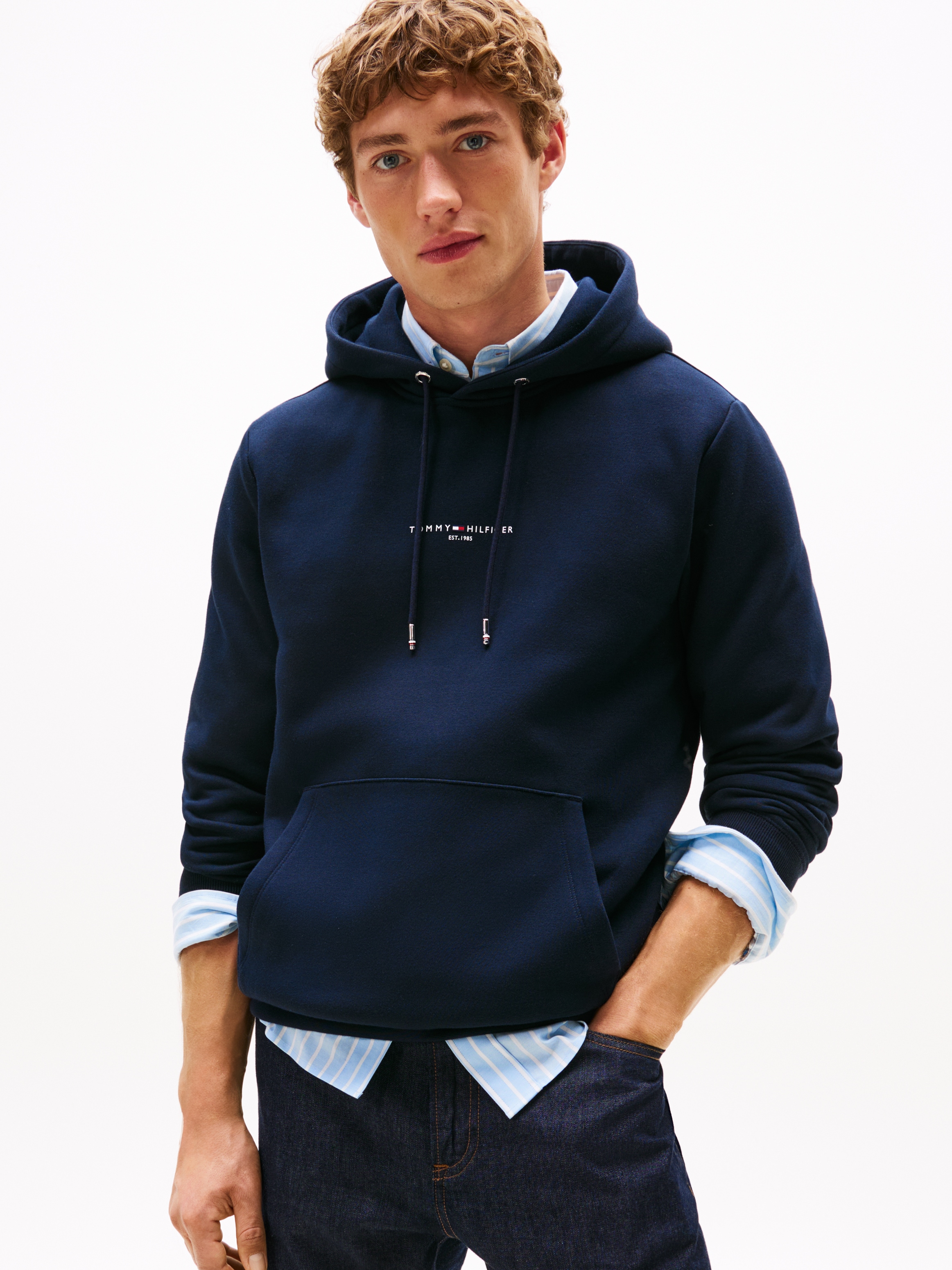Tommy Hilfiger Hoodie »TOMMY LOGO TIPPED HOODY«, Tommy-Tape innen am Ausschnitt, Flag-Stickerei am Ärmel