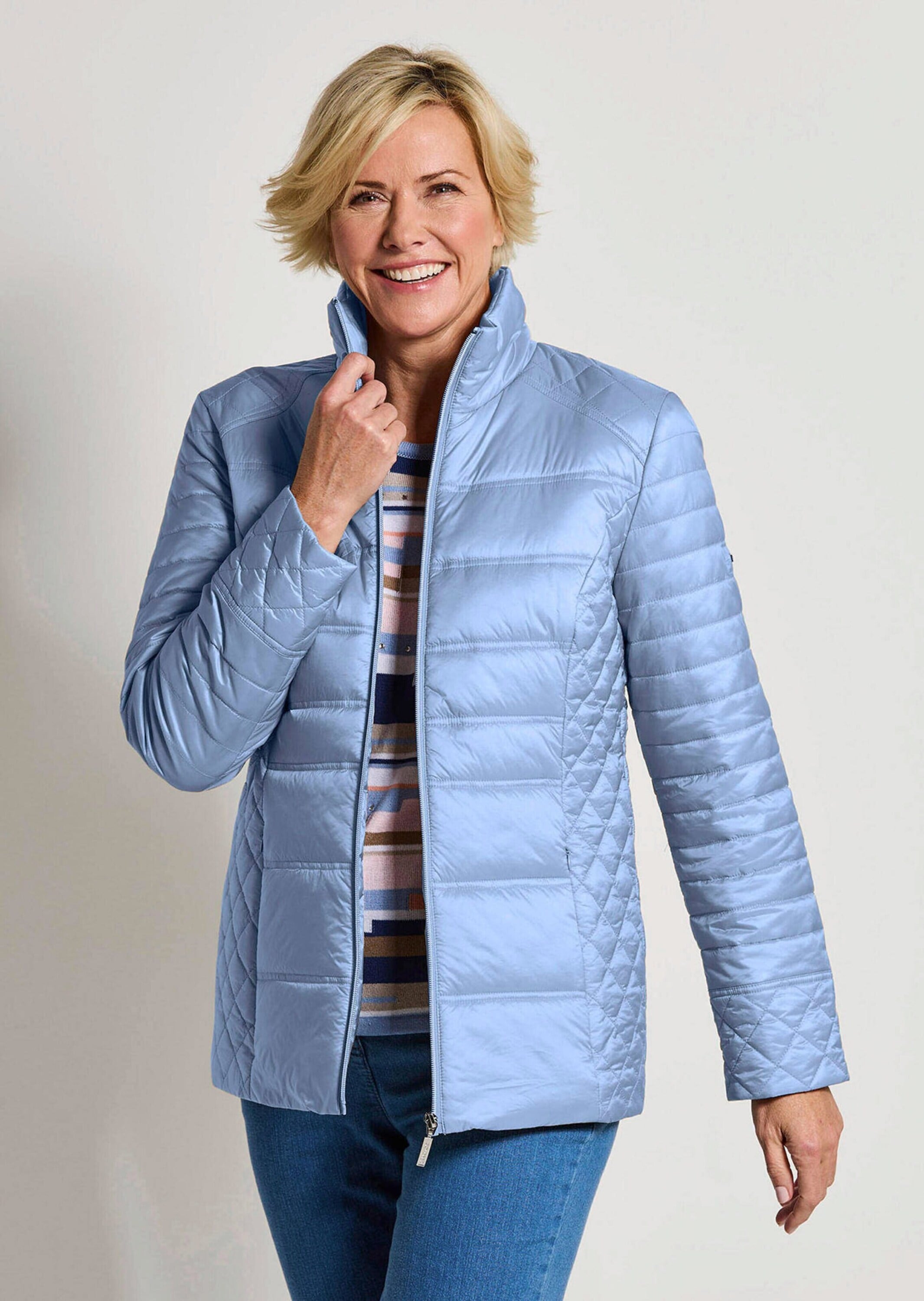 GOLDNER Steppjacke »Kurzgröße Übergangsjacke mit Muster-Mix« RV Taschen