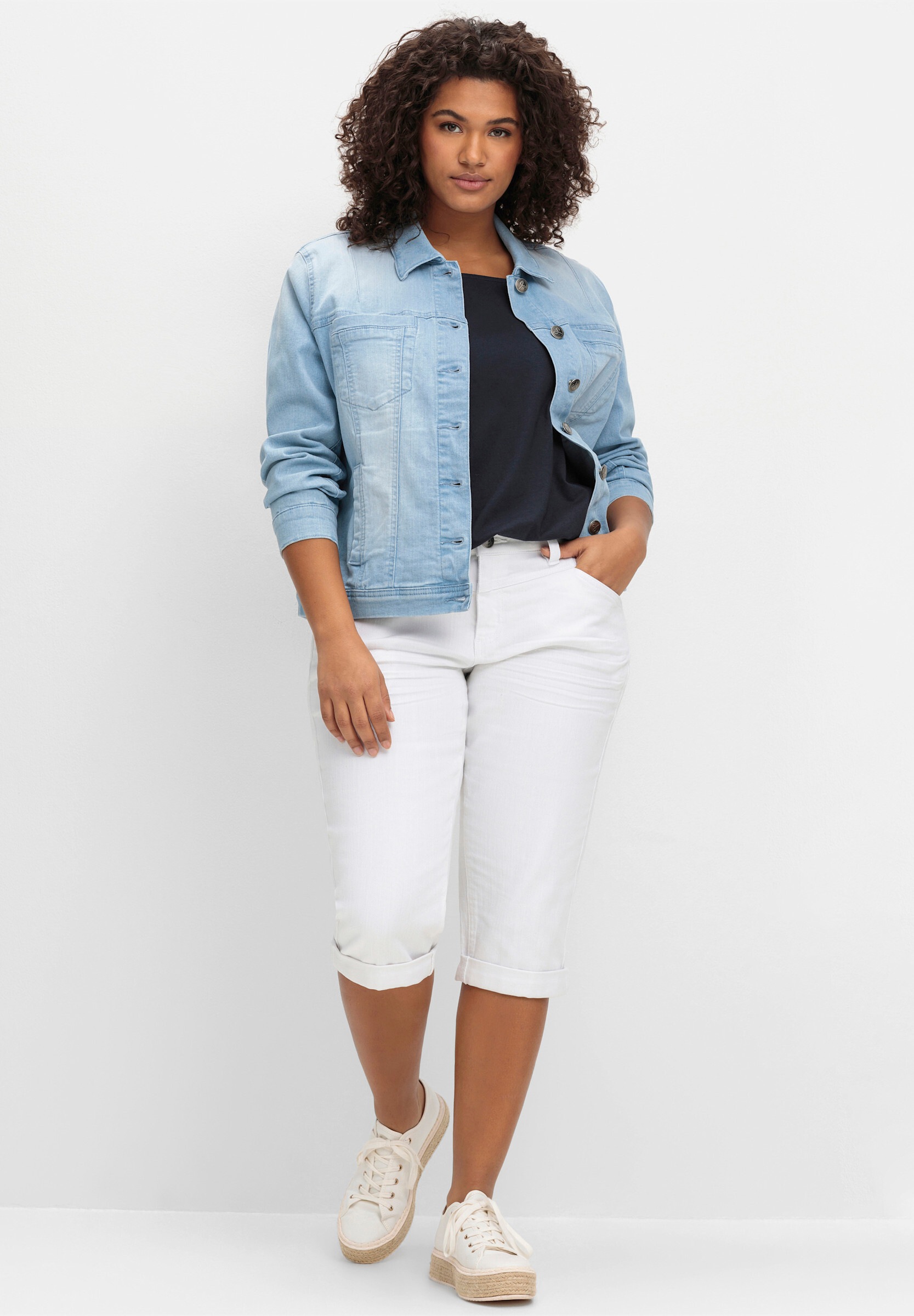 Sheego 5-Pocket-Jeans »3/4-Jeans Caprijeans mit Used-Effekten« "Die Schmale" mit Used-Effekten