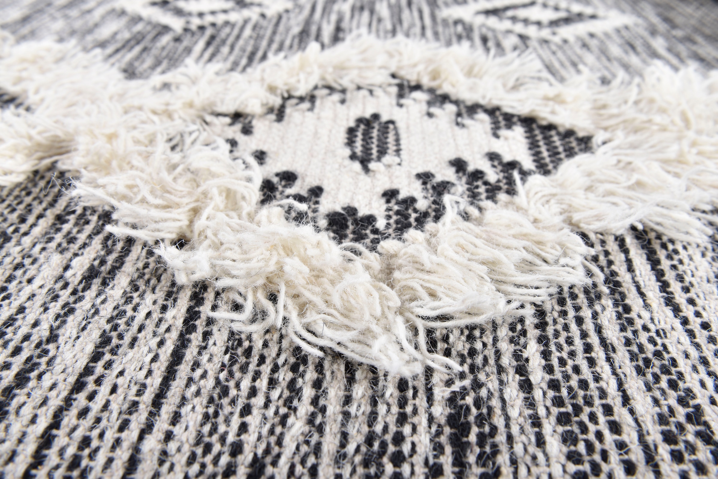 THEKO Wollteppich »Mora - 14019« rechteckig 10 mm Höhe Handweb Teppich, reine Wolle, handgewebt, Rauten Design, mit Fransen