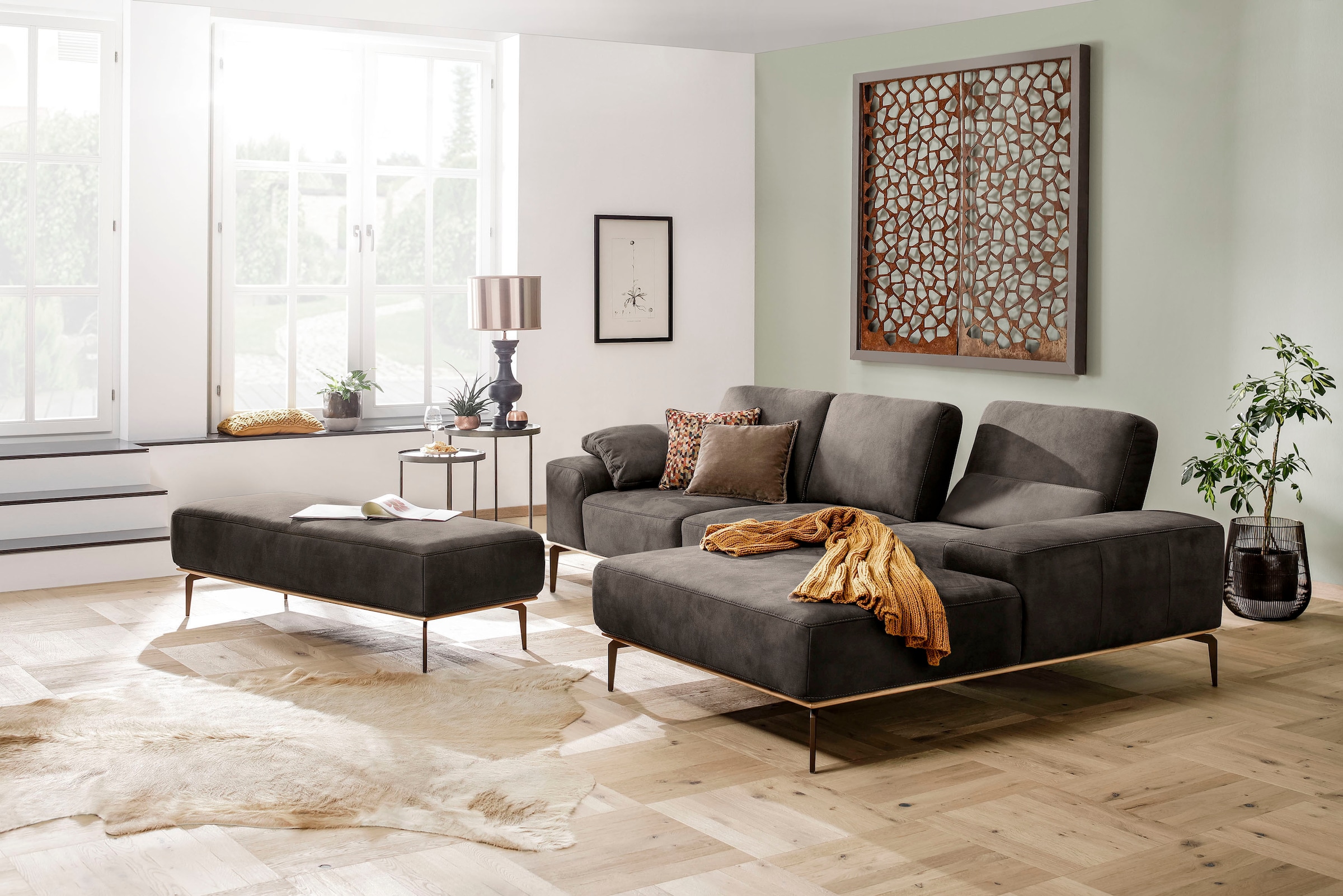 W.SCHILLIG Ecksofa »run, Designsofa mit tollem Sitzkomfort, bequem, L-Form« mit Holzsockel, Füße in Bronze pulverbeschichtet, Breite 279 cm