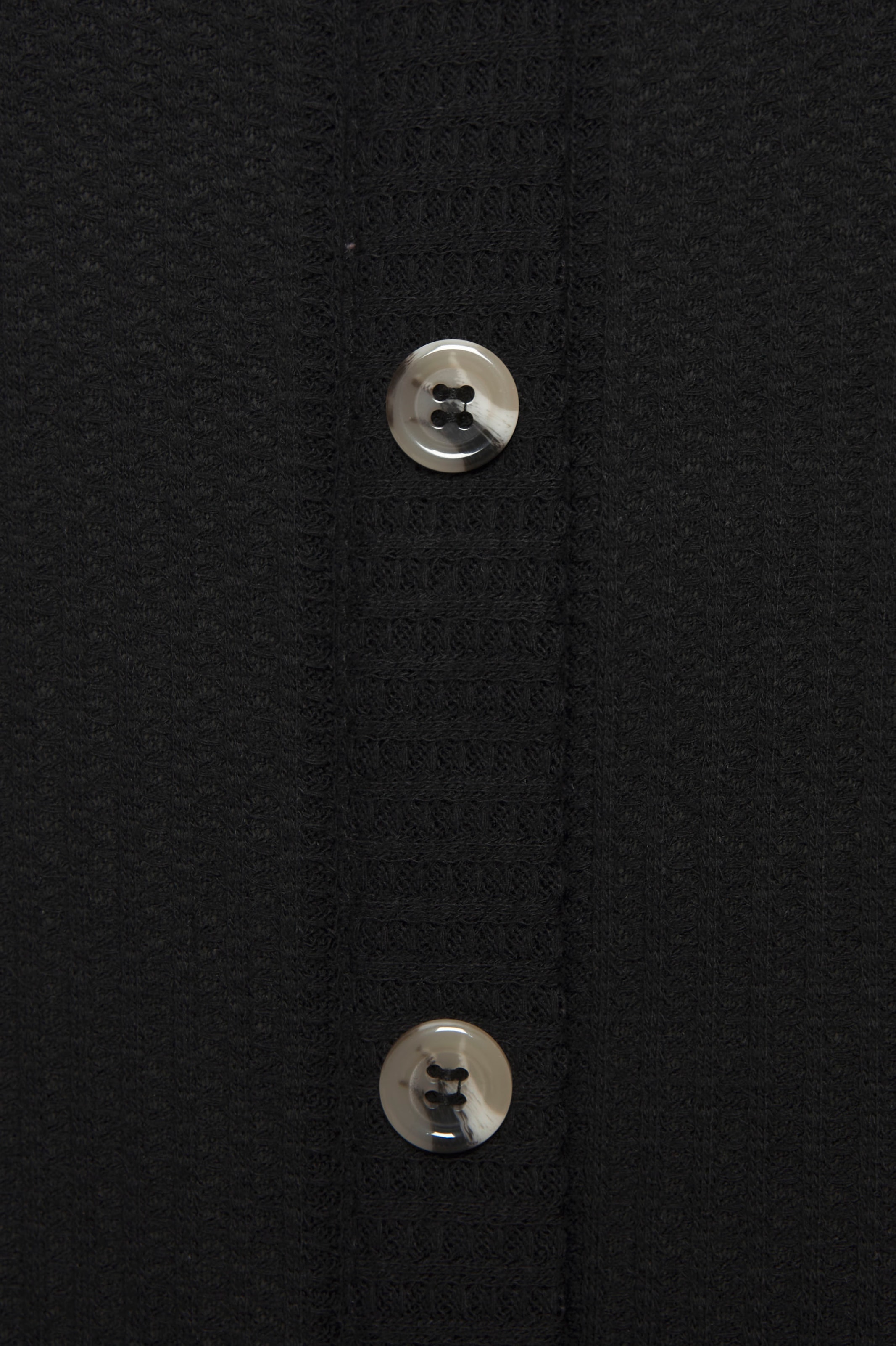 LASCANA Kurzarmshirt »mit Zierknopfleiste« aus weicher Piqué-Qualität