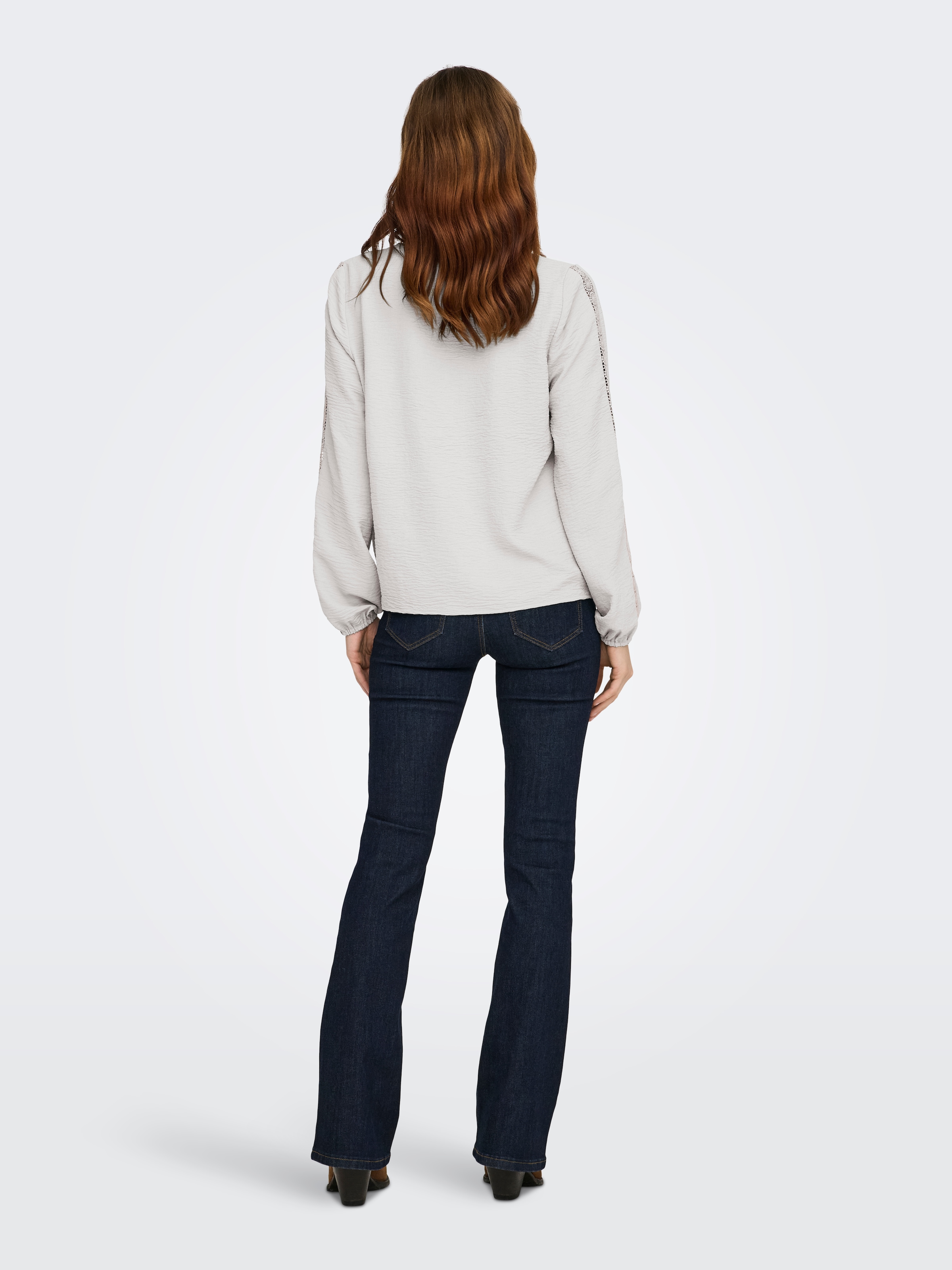 ONLY Langarmbluse »ONLGREGOR METTE LS LACE TOP WVN« Kunstfaser, regular fit, V-Ausschnitt, Regular Waist