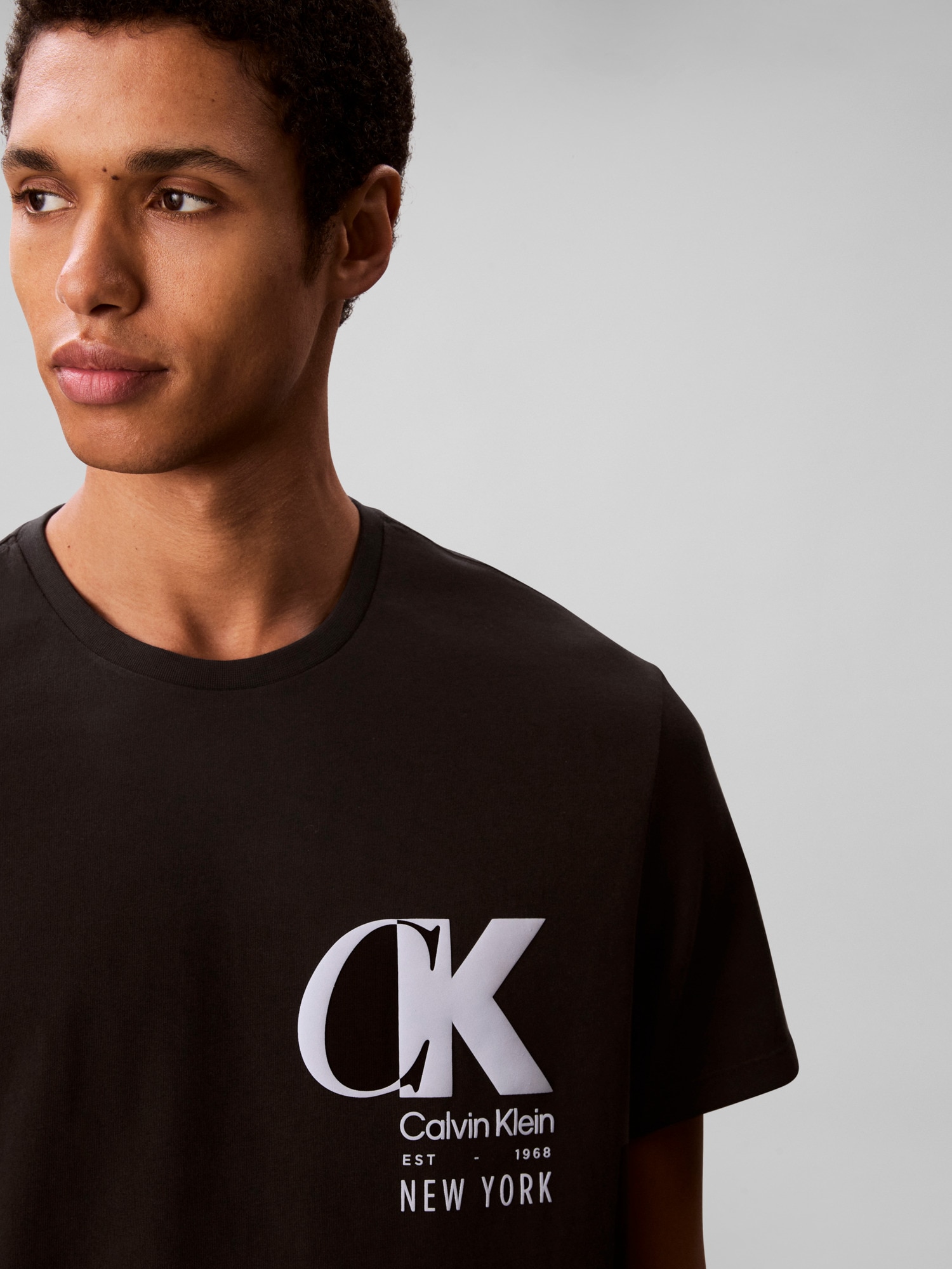 Calvin Klein T-Shirt »SS 20S EU CK OVERLAP GRAPHIC TEE«, Mit Rundhalsausschnitt, regular fit