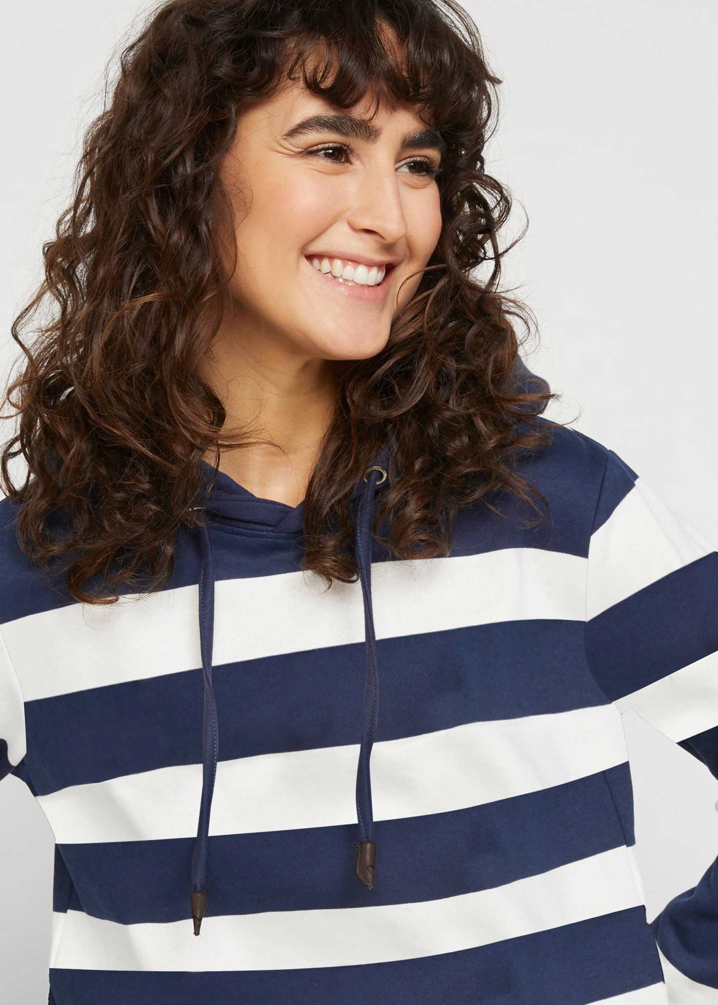 bonprix Kapuzensweatshirt , lockere Passform, gestreiftes Design, aus 100% Baumwolle
