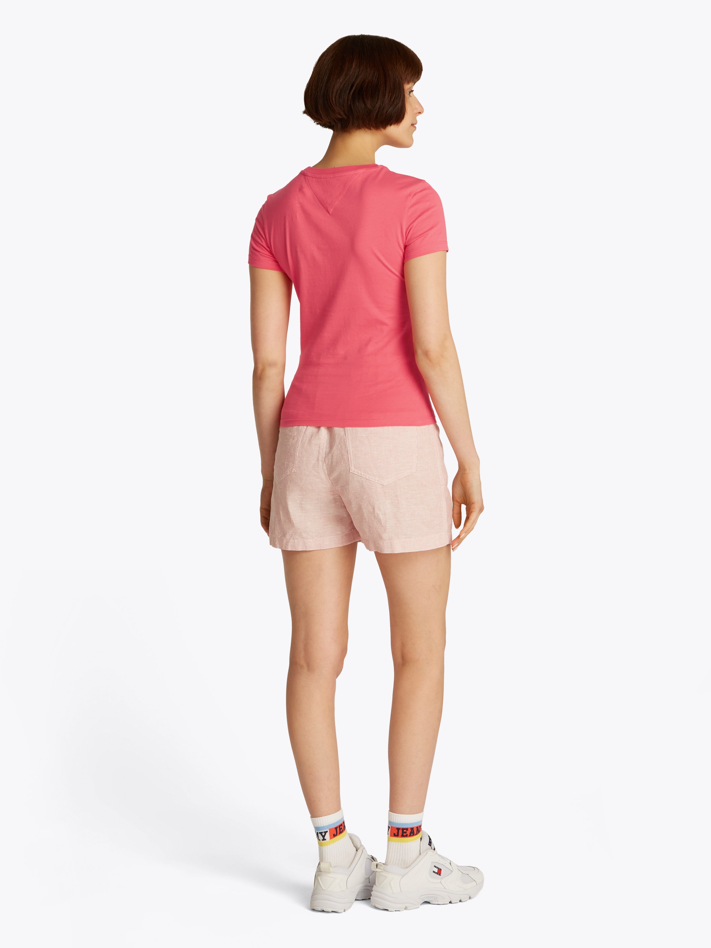 Tommy Jeans Curve Rundhalsshirt »Shirt TJW SLIM ESSENTIAL«, in Großen Größen, Logo-Print auf Brusthöhe, mit Logostickerei