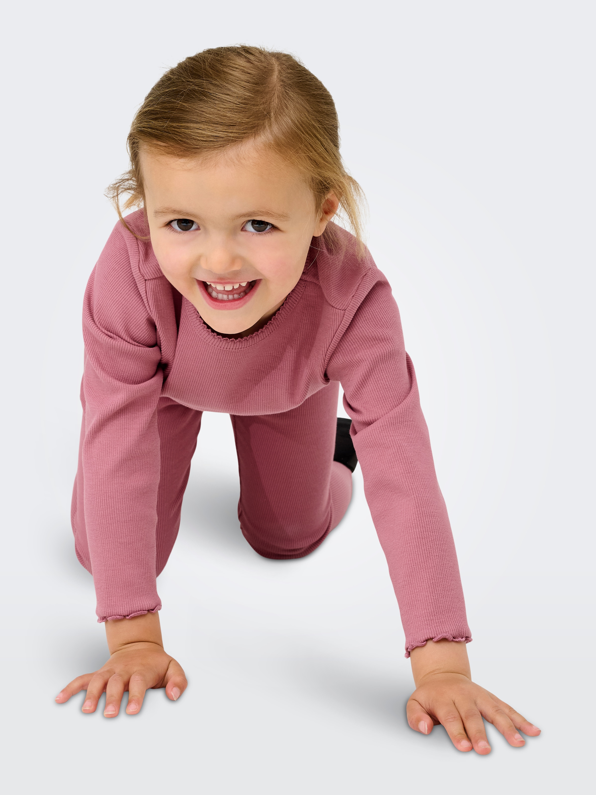 KIDS ONLY Langarmshirt »KMGTRINNY SLD LS ONECK TOP JRS NOOS« aus Baumwollmischung, figurbetonte Passform, mit Jersey und Rippware