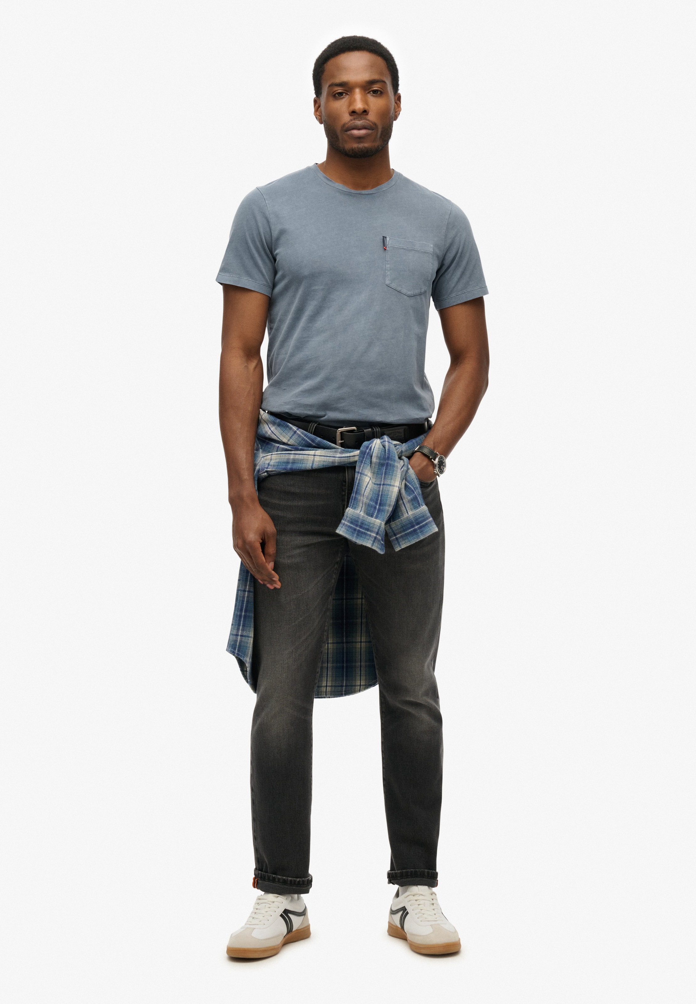 Superdry Rundhalsshirt »CLASSIC ESSENTIAL POCKET TEE«, mit stylischer, aufgesetzter Brusttasche