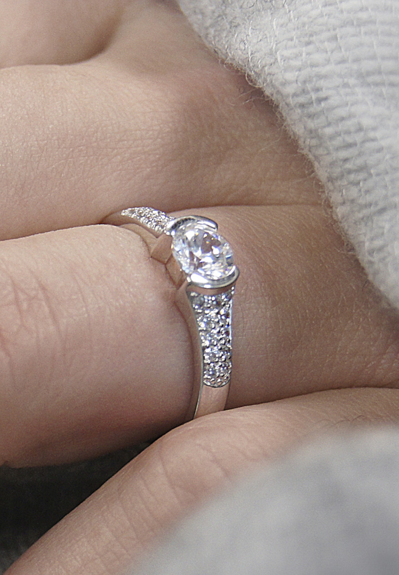ONE ELEMENT Goldring »Zirkonia Ring aus 333 Weißgold«