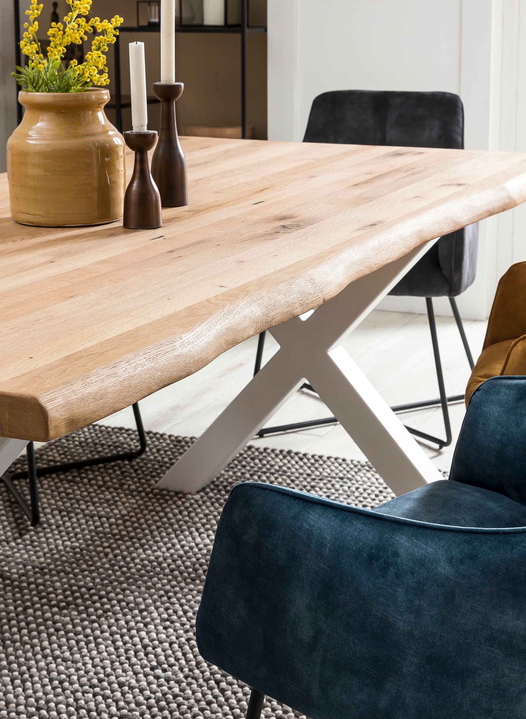 Home affaire Esstisch »Tristan« massive Balkeneiche geölt mit Baumkante