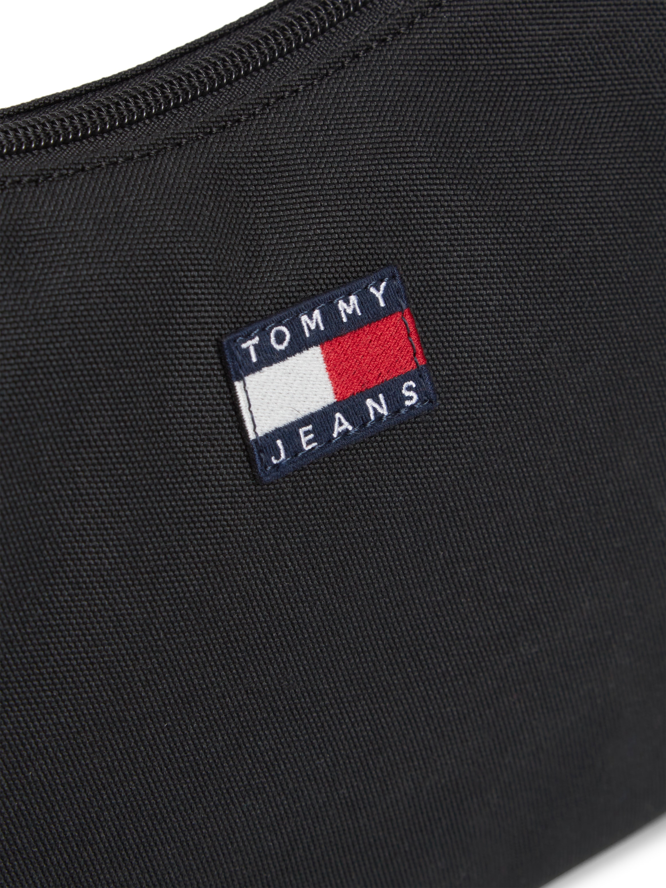 Tommy Jeans Schultertasche »TJW ESS DAILY SHOULDER BAG« Damen Umhängetasche, Handtasche, Tragetasche mit Logo-Aufnäher