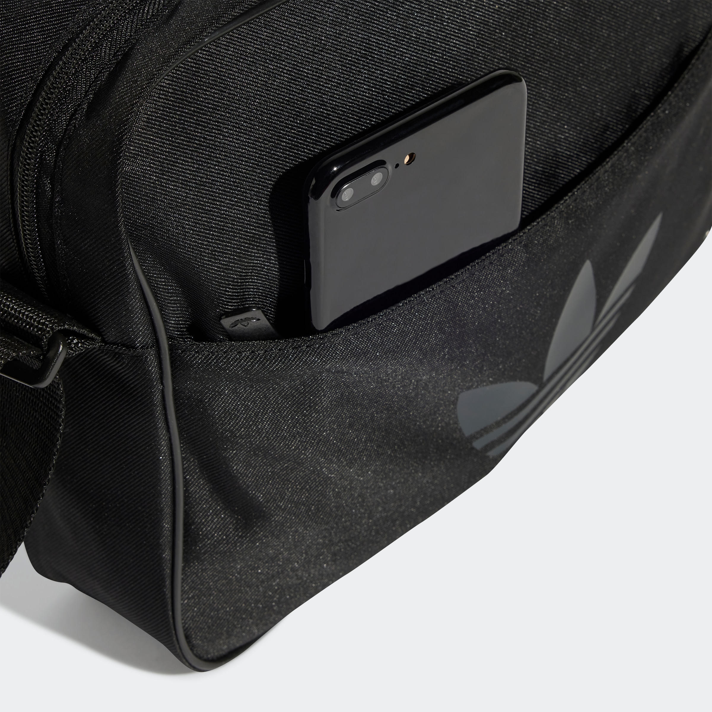 adidas Originals Sporttasche »AC AIRLINER«, Schultertasche im Retrolook