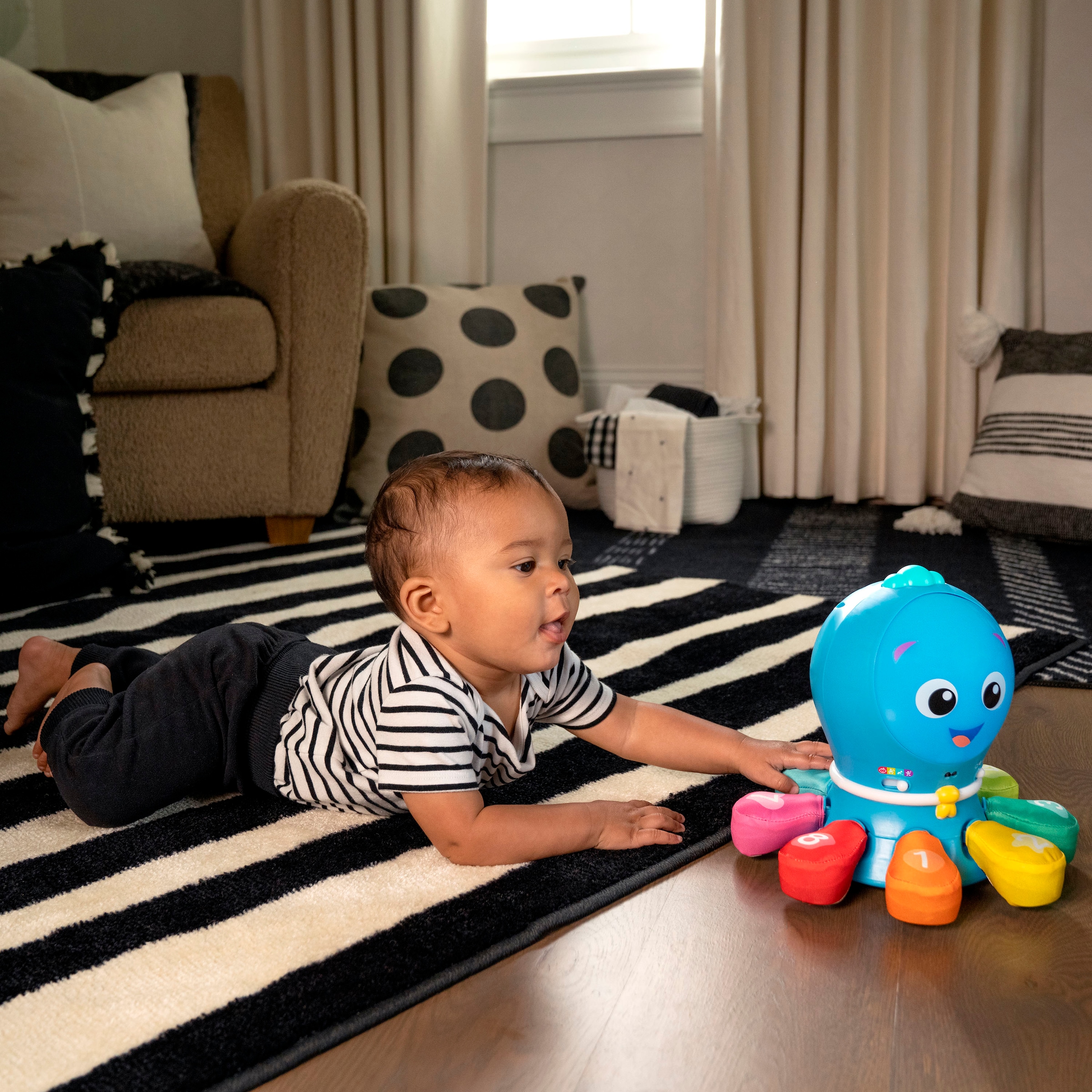 Baby Einstein Greifspielzeug »Go Opus Go™ 4-in-1 Crawl & Chase Pal«, mit Sound