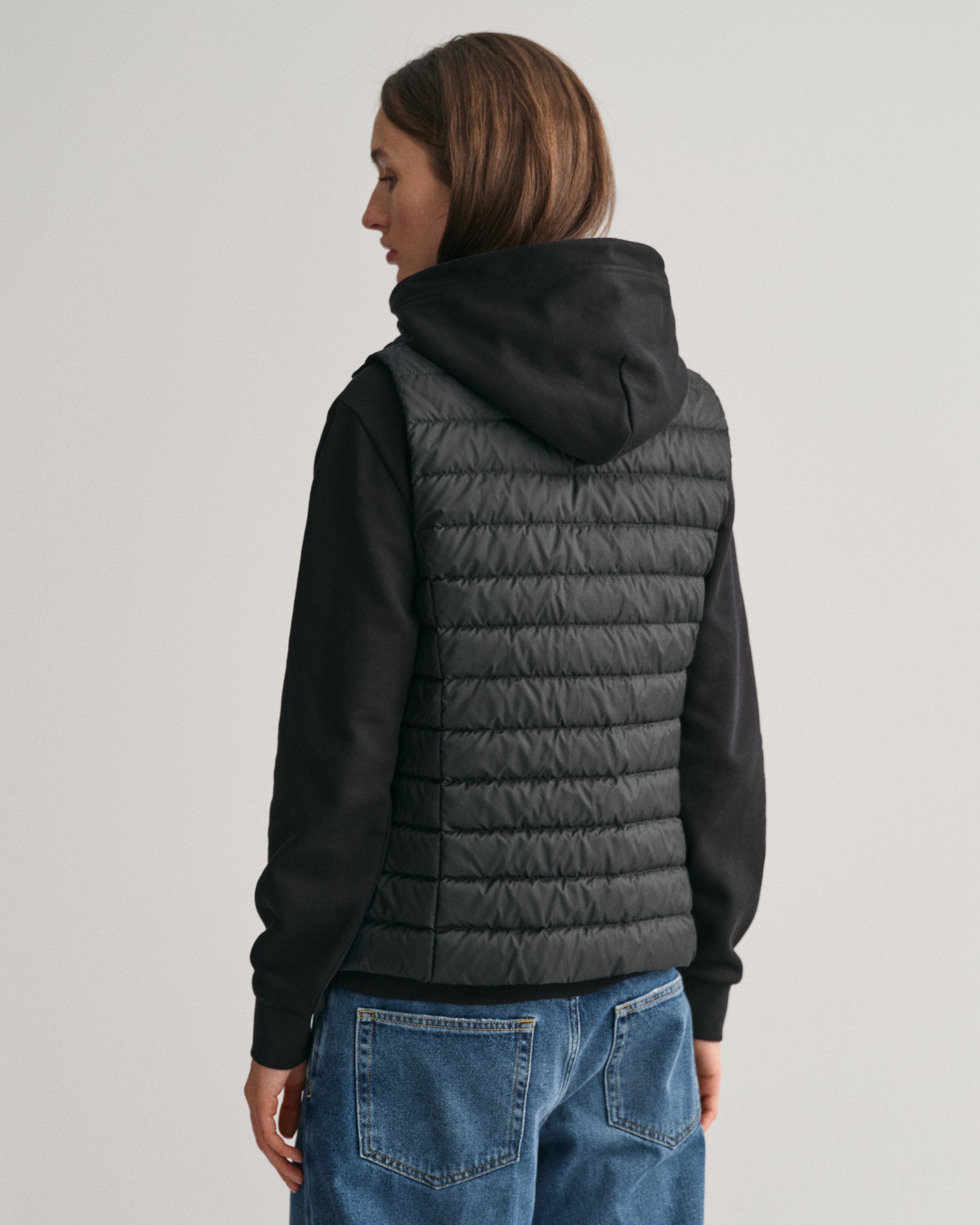 Gant Steppweste »LIGHT DOWN VEST«, mit Logodruck auf der Brust