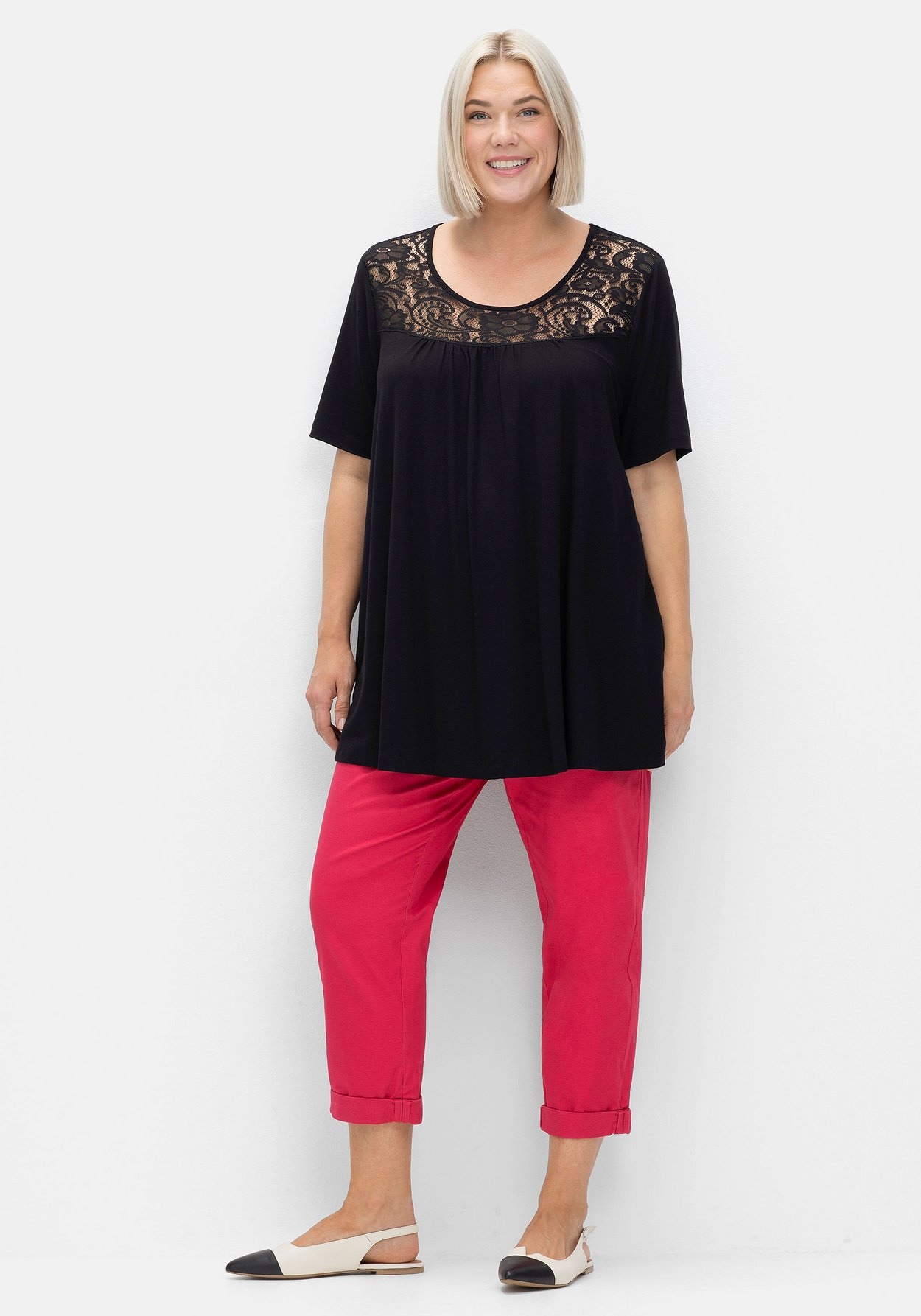 Sheego Longshirt »Longshirt mit Spitzenpasse, in A-Linie«