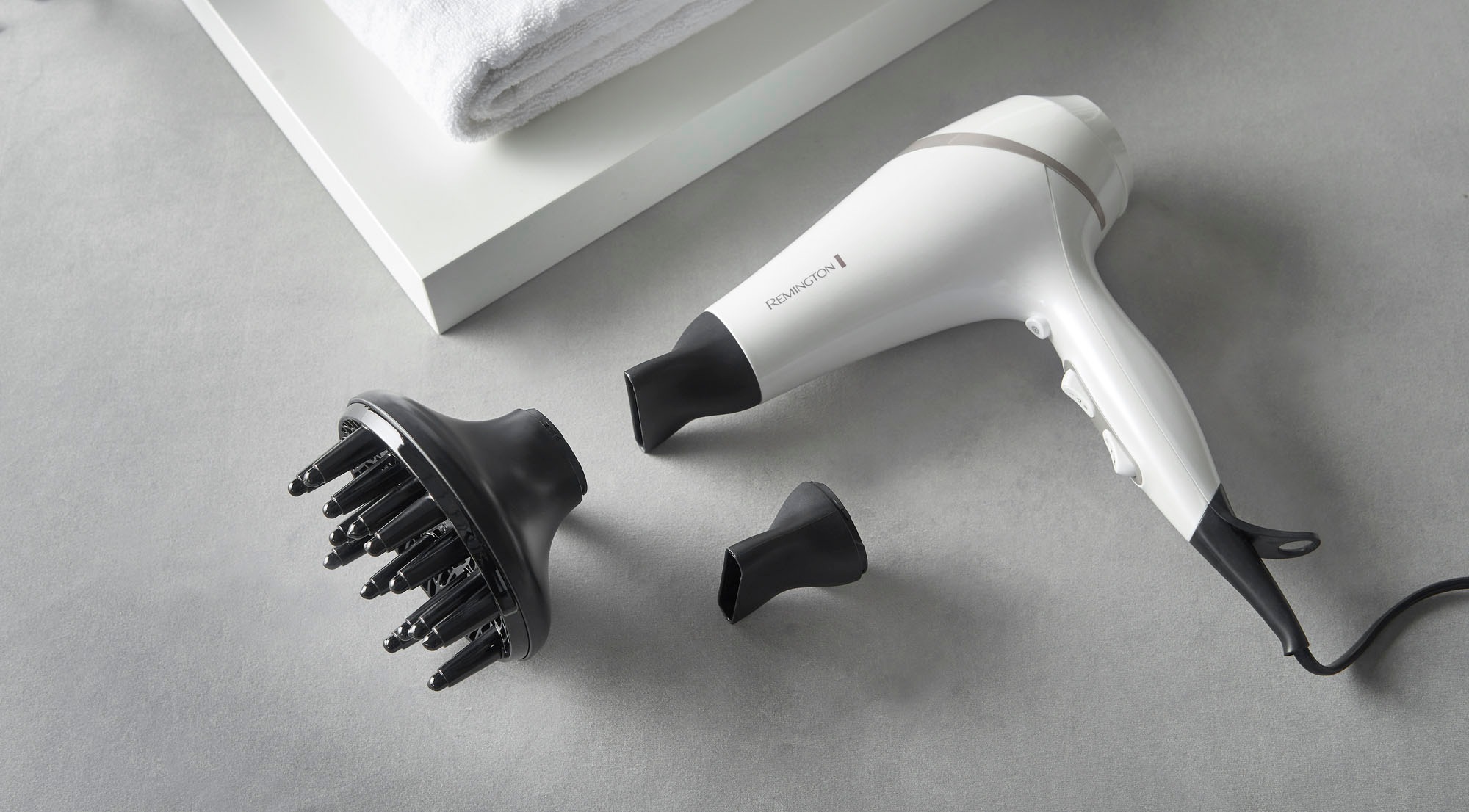 Remington Haartrockner »HYDRAluxe AC890«, 2300 W, 2 Aufsätze, 2.300 Watt, 130 km/h Luftstrom, inkl. 2 Stylingdüsen & Diffusor