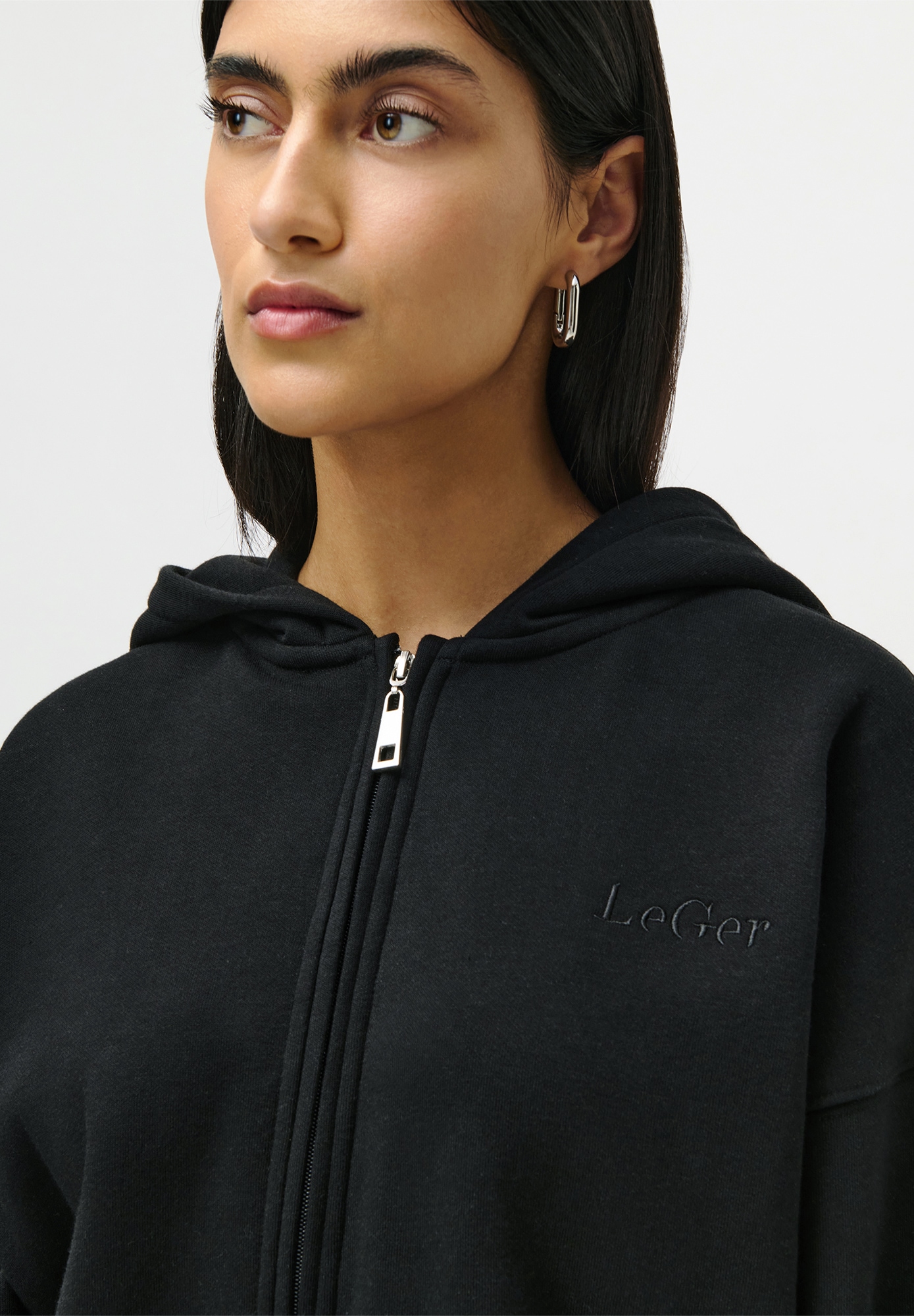 LeGer Kapuzensweatjacke »Fenna, LeGer by Lena Gercke«, Mit hochwertiger Logostickerei auf der Brust