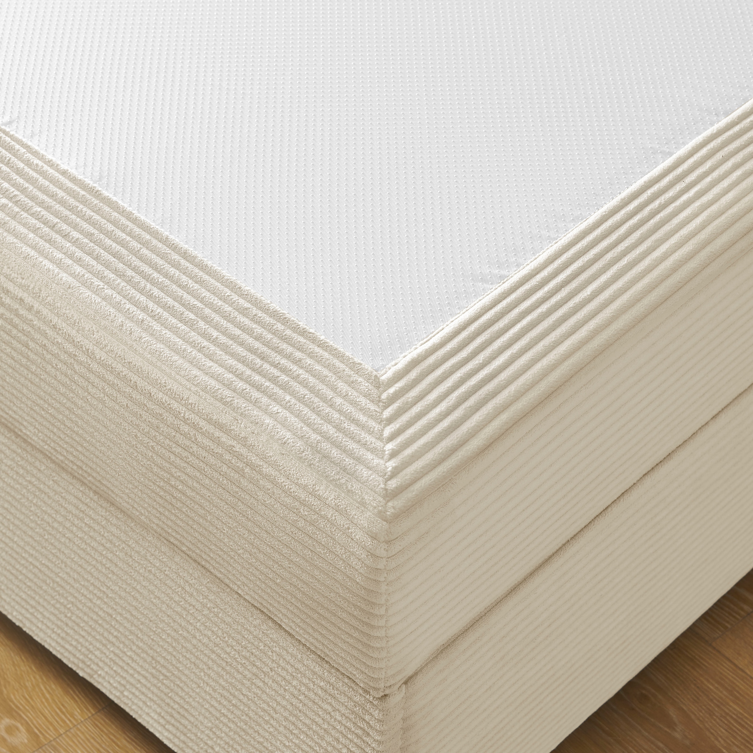 OTTO home Boxbett »Eliaas inkl. Bettkasten und Topper, Liegefläche 180x200cm« erhältlich in hochwertigem Cord-Stoff, inkl. Aufbauvideo