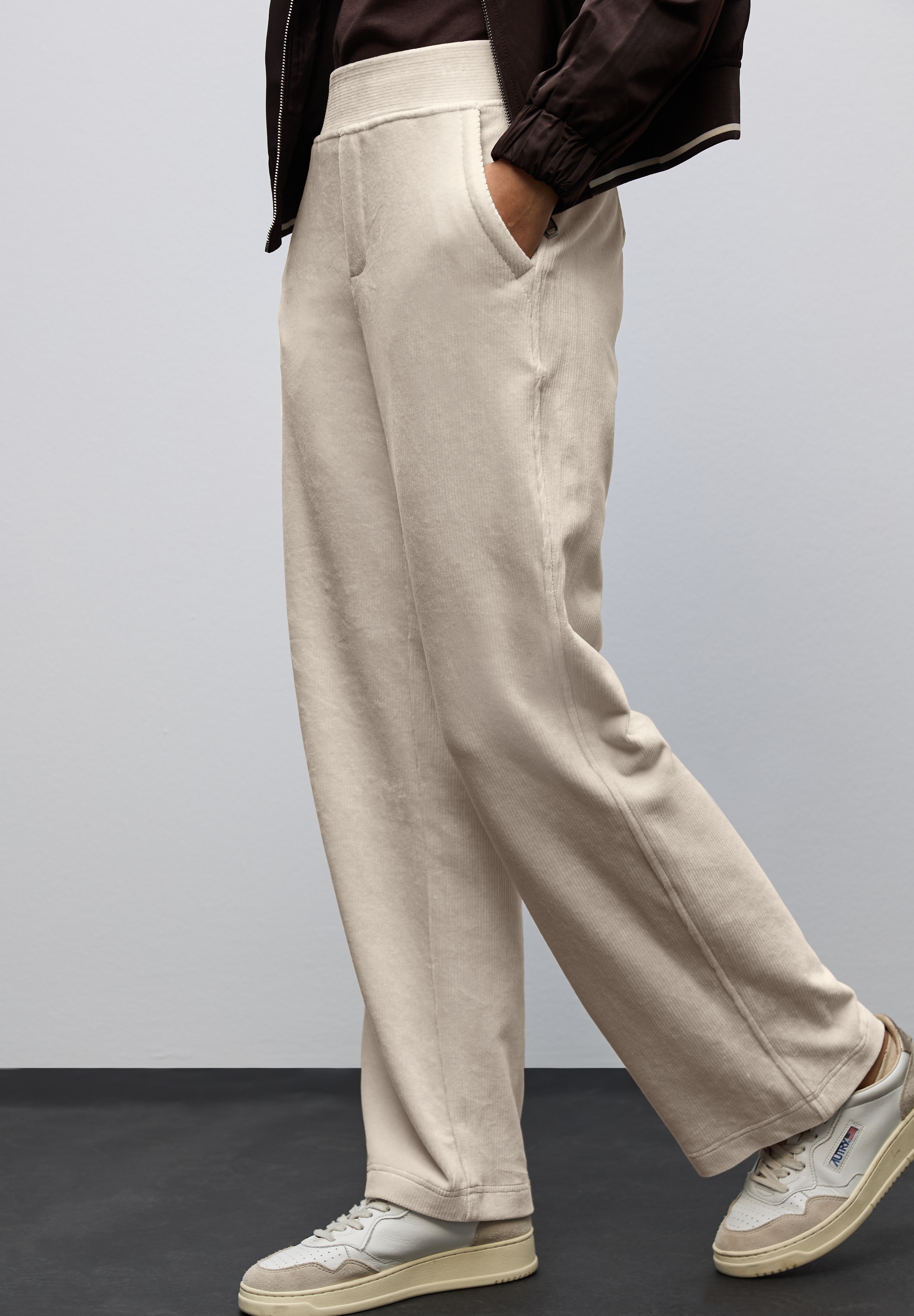 STREET ONE Cordhose, mit Stretch und seitliche Taschen