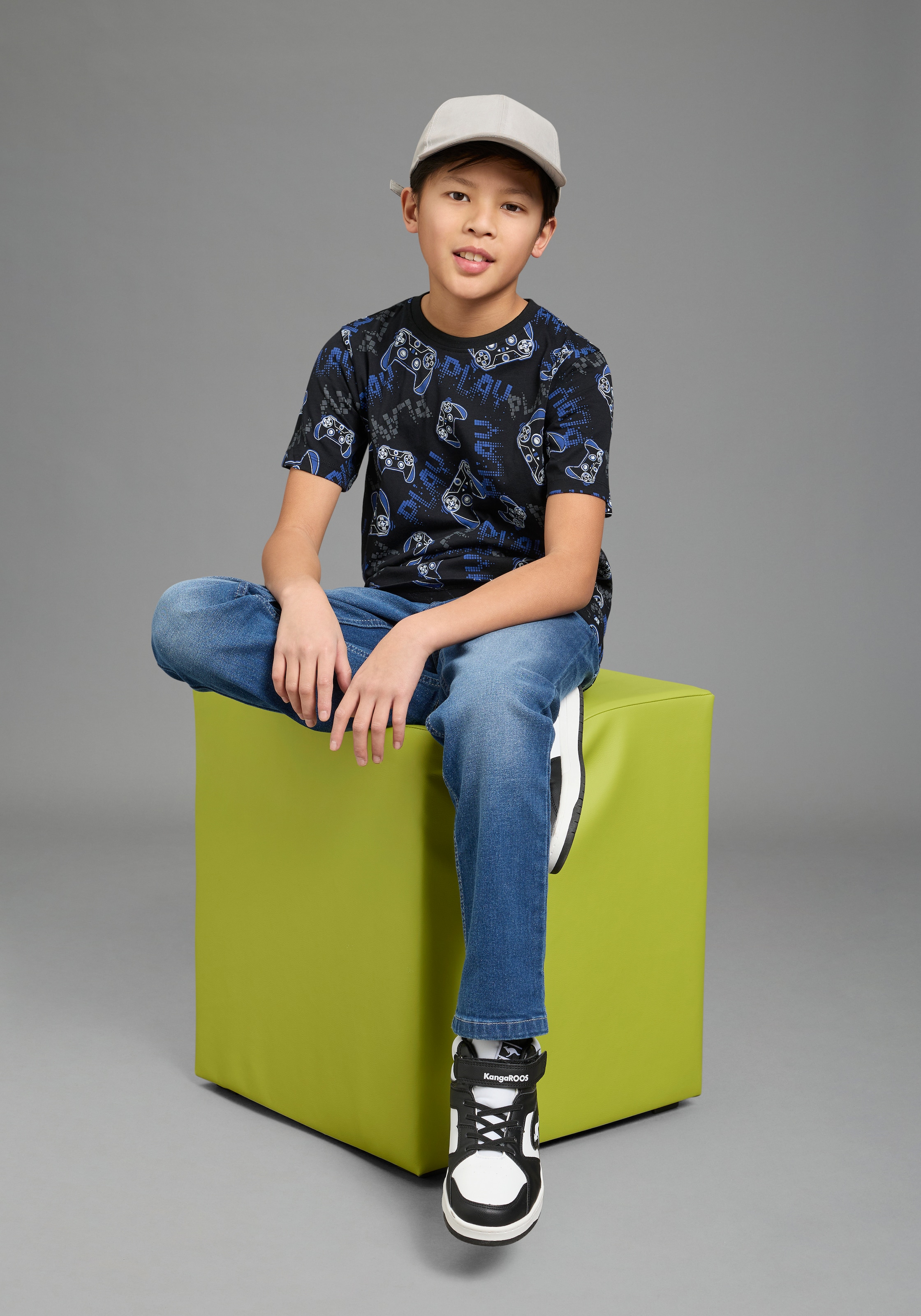 KIDSWORLD T-Shirt »2er Pack Shirts mit Gamer/Controller Print« Packung, 2, 2 tlg. Basic Passform, Rundhalsausschnitt, Allover-Druck, aus Baumwolle