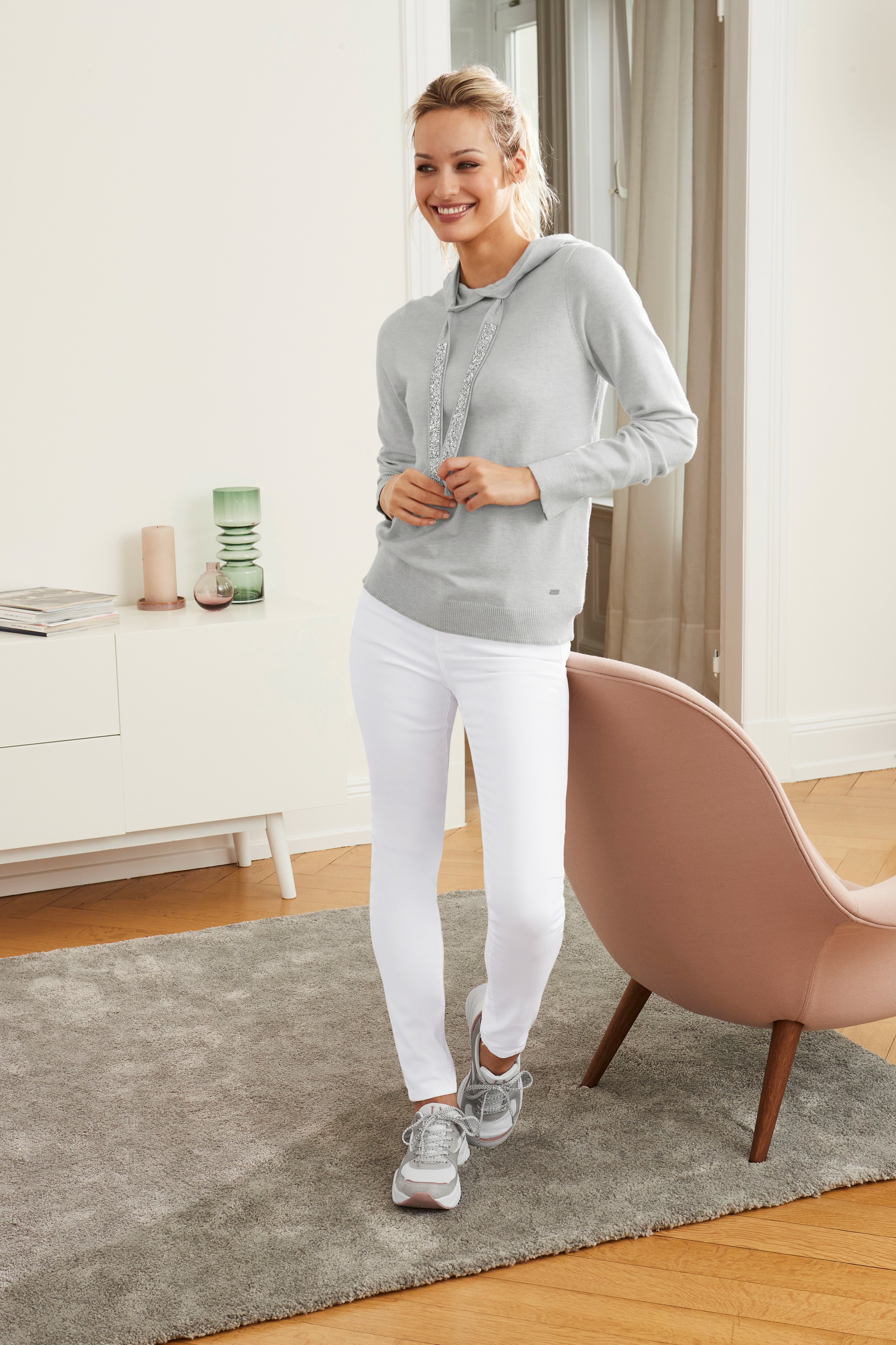 Laura Scott Strickpullover, mit Kapuze und Glitzerband