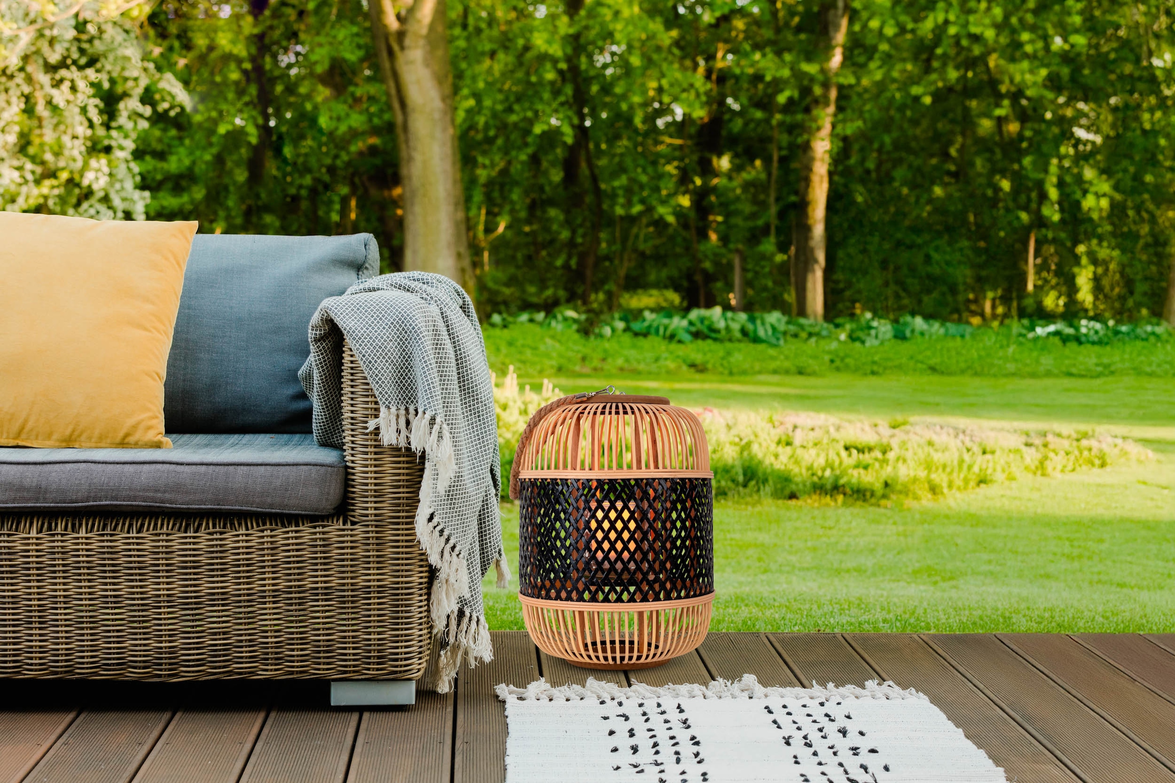 näve LED Dekolicht »Korbinian« 1 Stk. Warmweiß Rattankorb natur/schwarz mit Griff inkl. Solarkerze mit Flammeneffekt