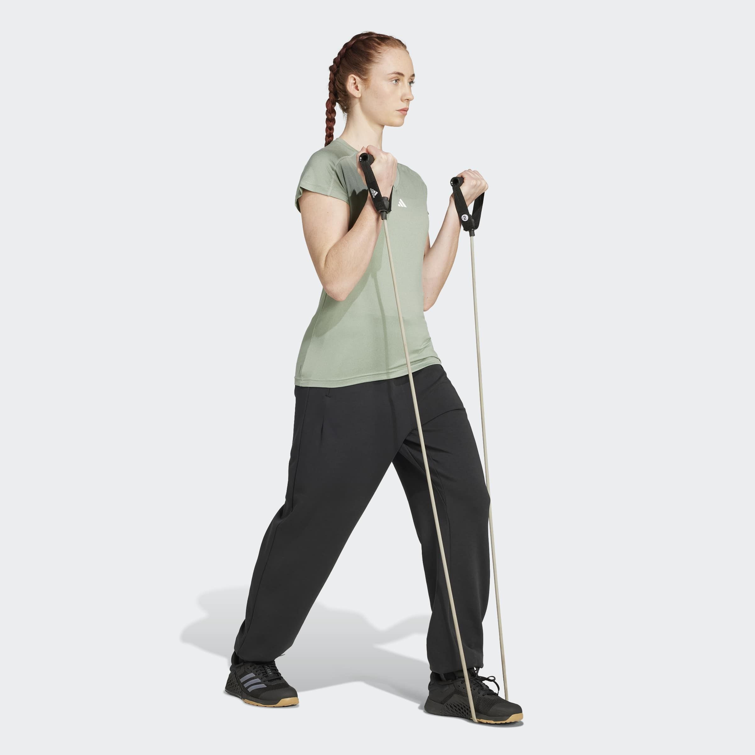 adidas Performance T-Shirt »AEROREADY TRAIN ESSENTIALS MINIMAL BRANDING V-NECK«, Trainingsshirt, feuchtigkeitsabsorbierend mit V Ausschnitt