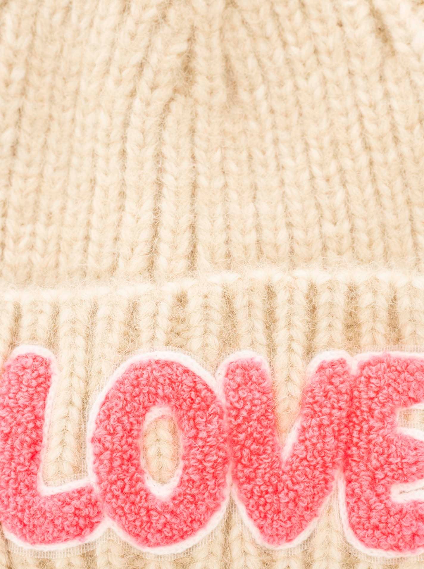 Zwillingsherz Beanie »"Love Label"«, mit LOVE-Schriftzug und Wollanteil