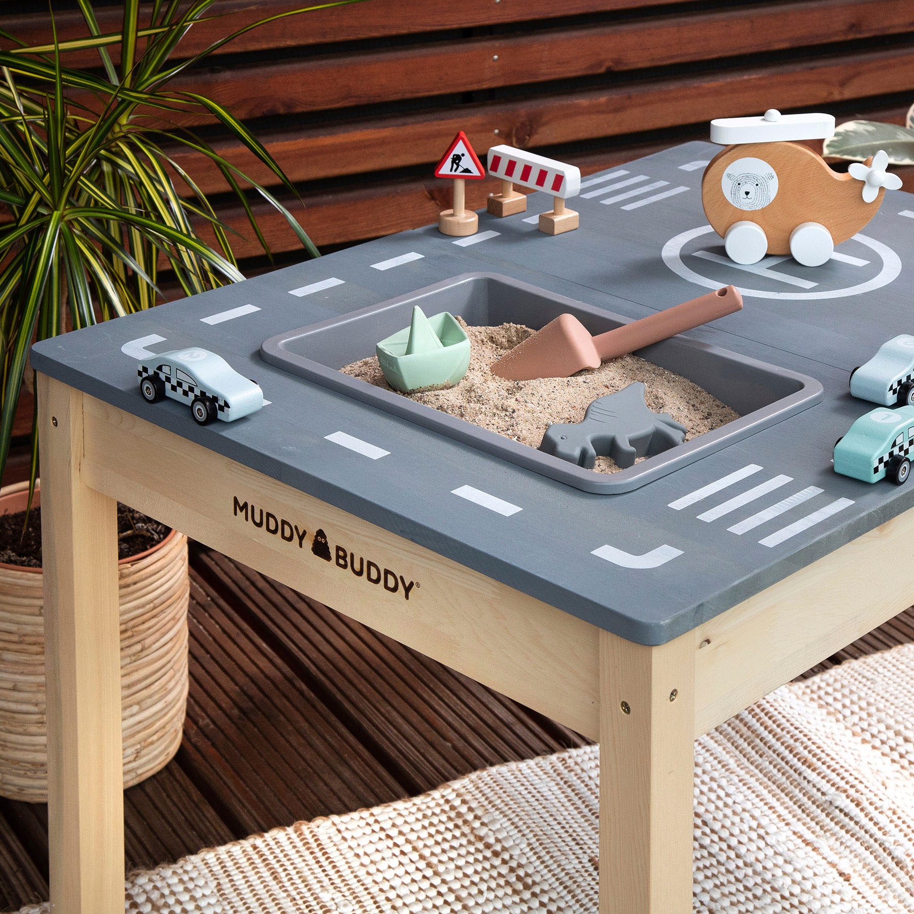 MUDDY BUDDY® Spieltisch »Race Runner«, Outdoor Spieltisch, natur - lavagrau