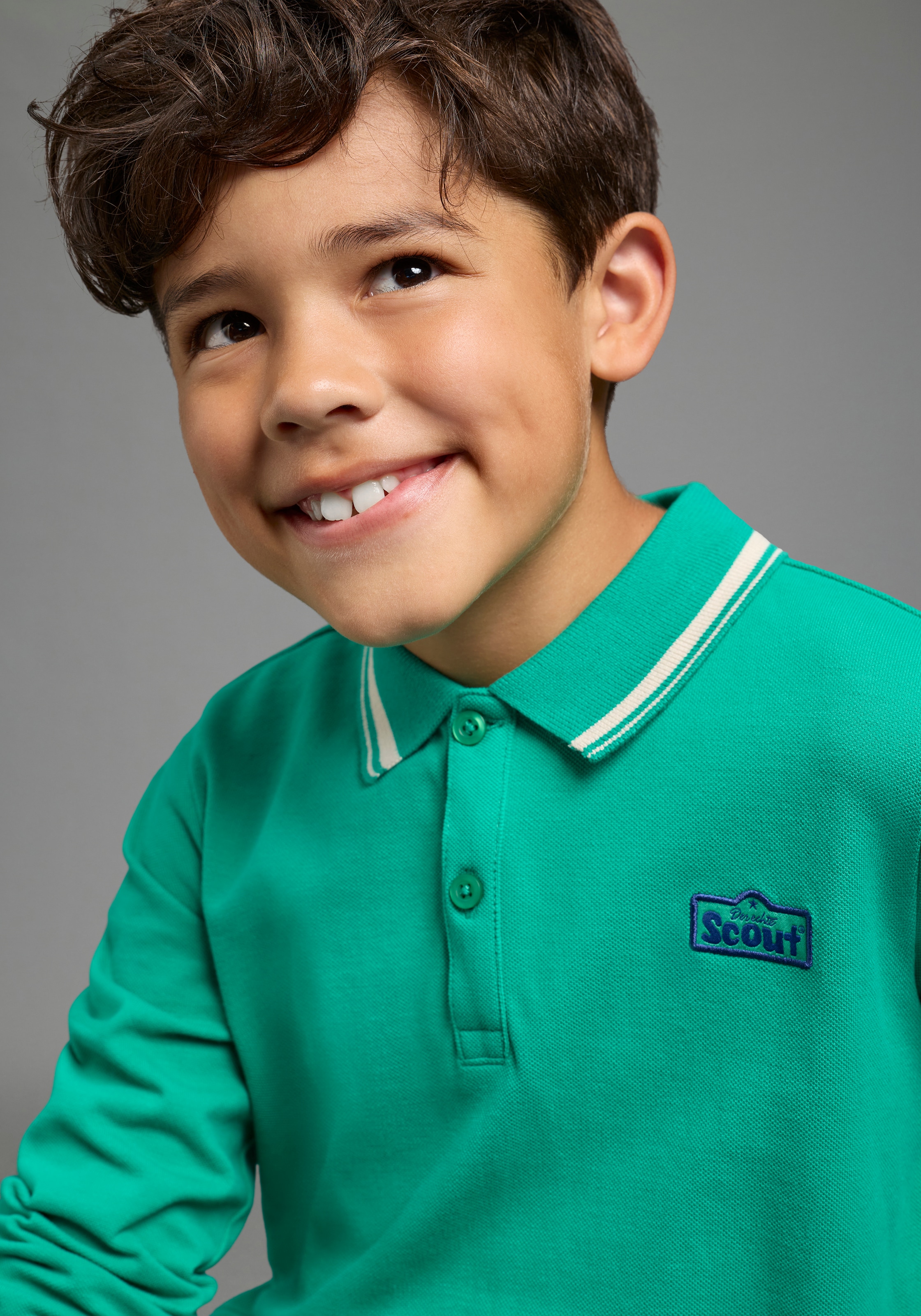 Scout Poloshirt »Polo-Piqué Shirt mit Badge - NEU von SCOUT« Piqué Shirt mit kontrastfarbigen Ringel im Kragen und Seitenschlitzen