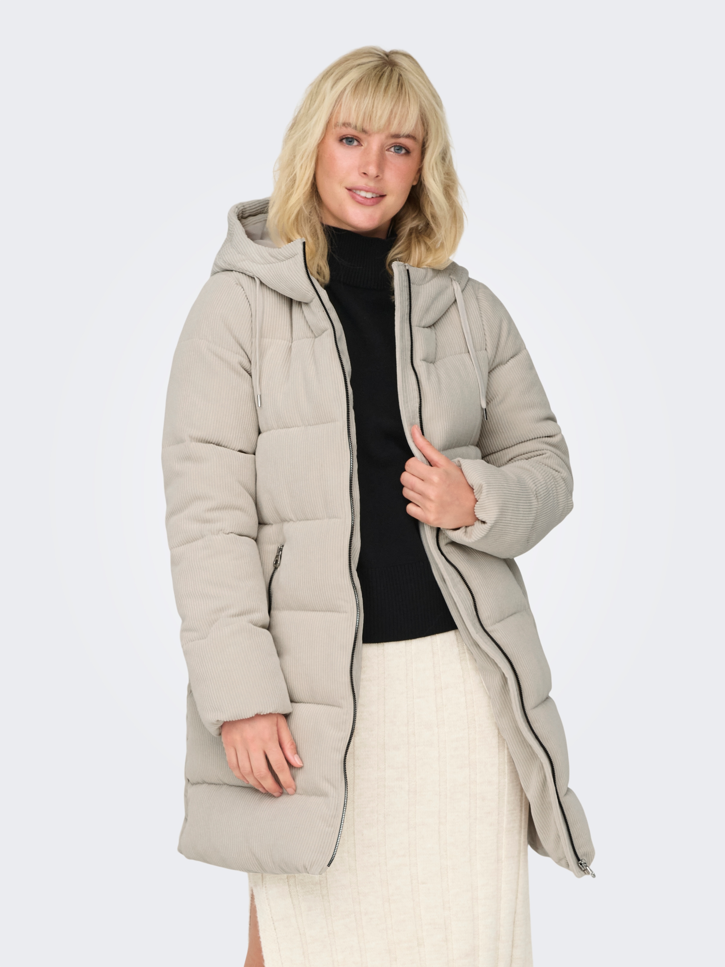 ONLY Steppjacke »ONLDOLLY LONG CORDUROY PUFFER OTW«, mit Kapuze, aus feinem Cordmaterial
