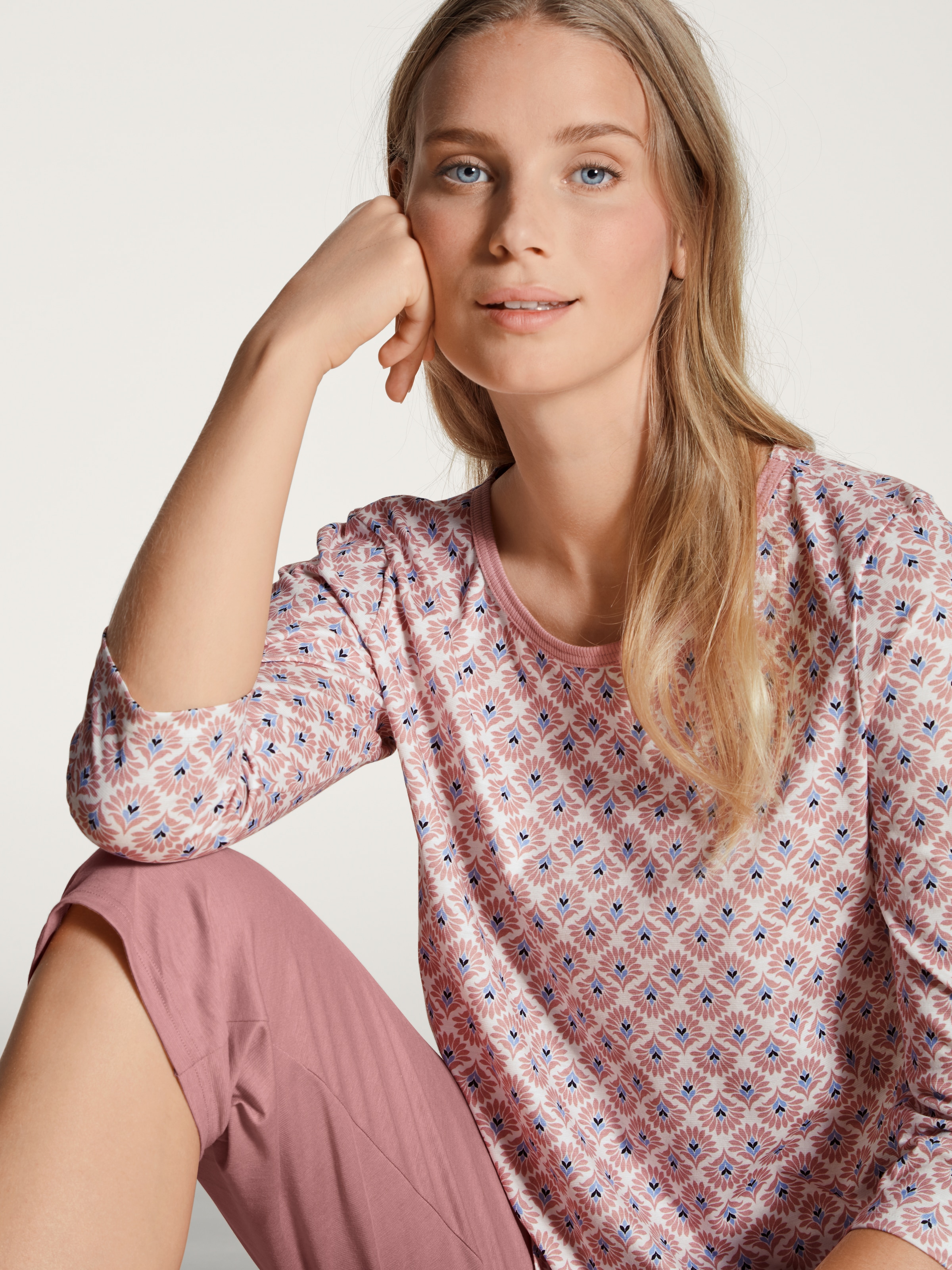 CALIDA Capri-Pyjama »Lovely Nights«, (2 tlg.), mit modern Fit