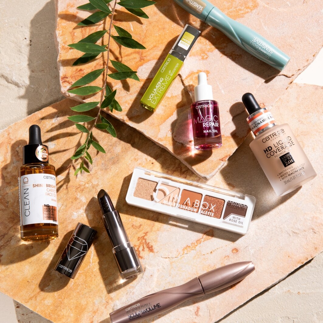 Catrice Foundation »HD Liquid Coverage Foundation«, Flüssig, mattierend, softe Textur, hohe Deckkraft, wasserfest.