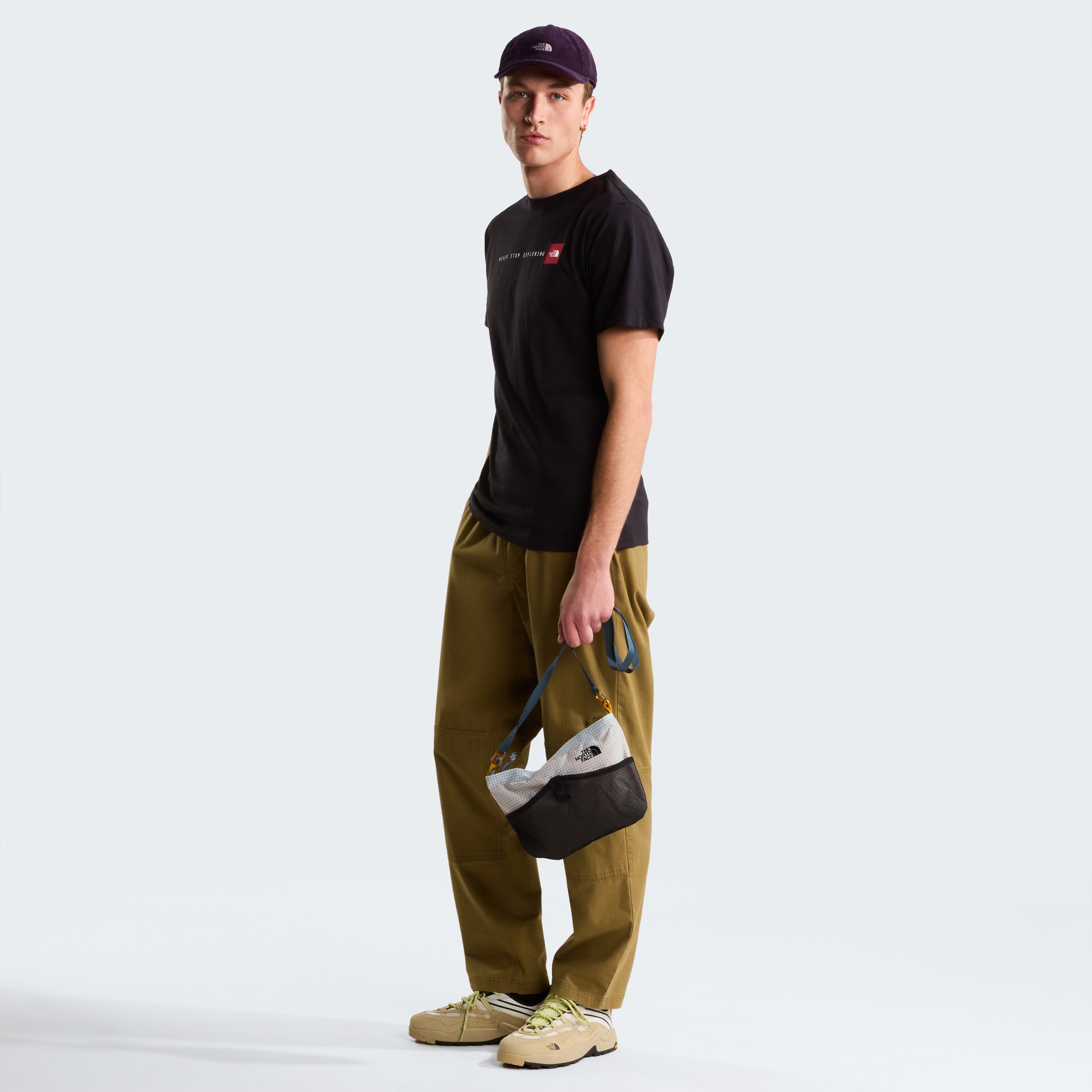 The North Face T-Shirt »M NEVER STOP EXPLORING REGULAR SHORT SLEEVE TEE-GRAPHIC« 1 tlg. kurze Ärmel, für Sport und Freizeit, sportlicher Stil