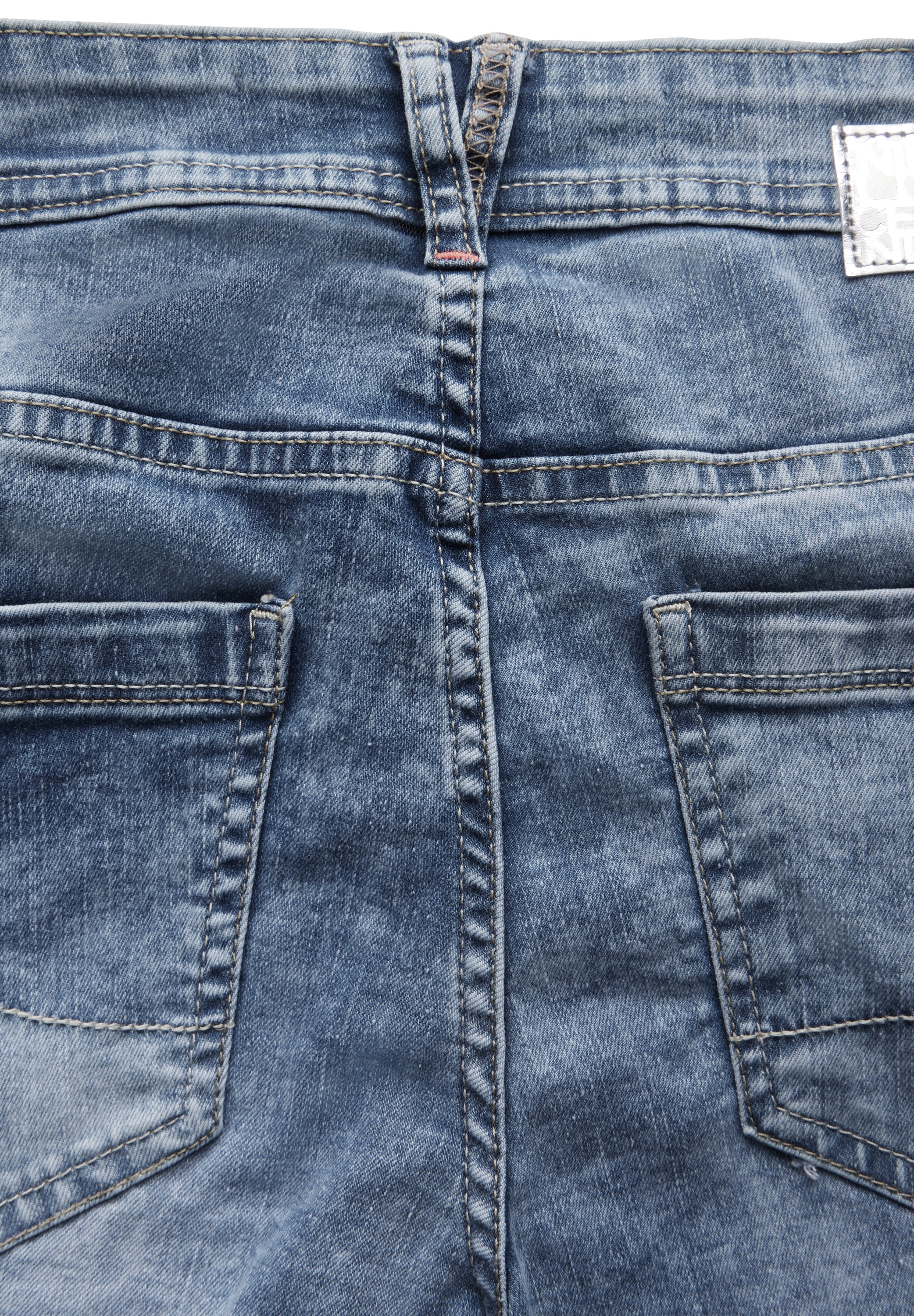 Cecil Slim-fit-Jeans »Style Scarlett«, in leichter Moonwashed-Optik