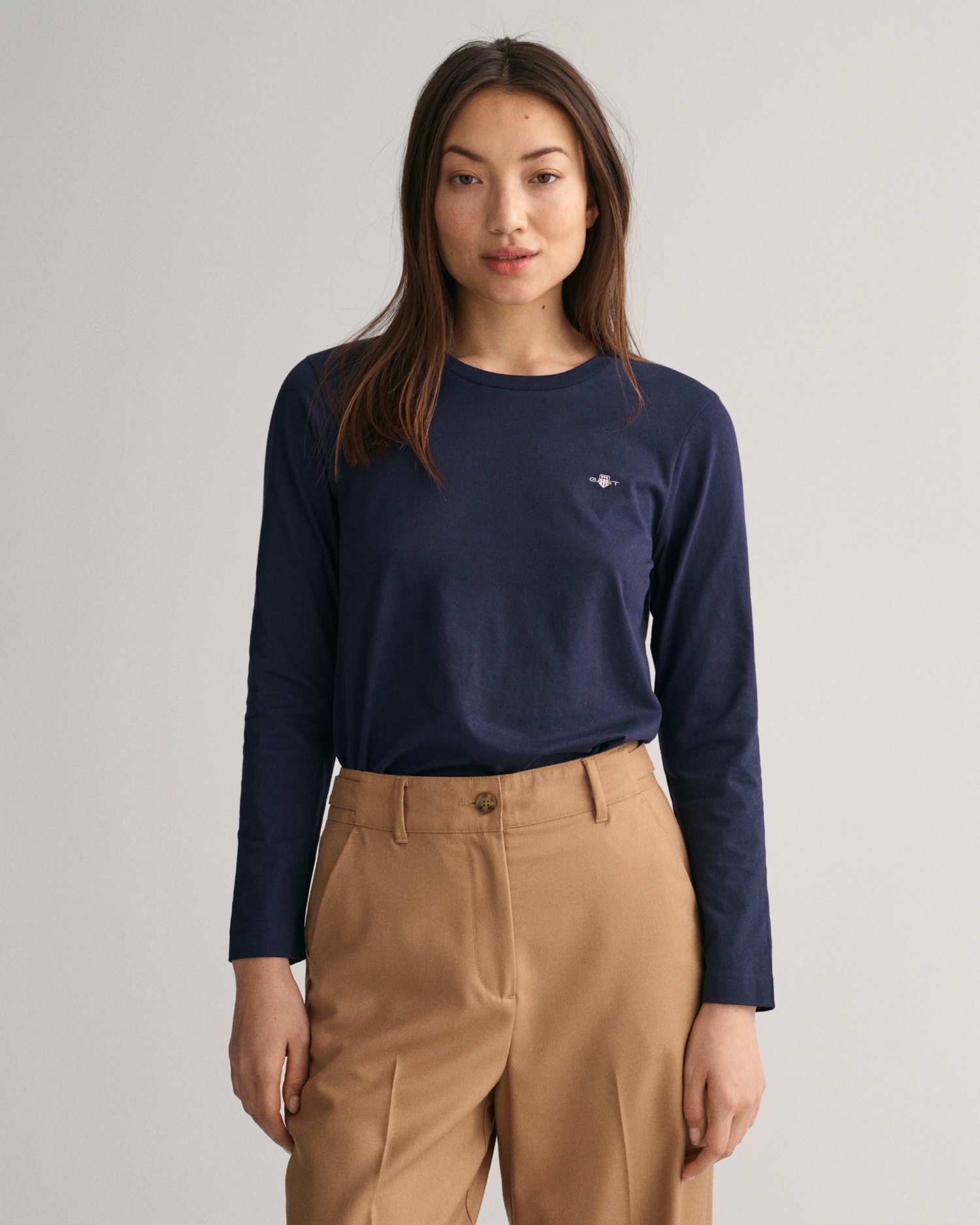 Gant Langarmshirt »REG SHIELD LS T-SHIRT«, kleine Logostickerei auf der Brust