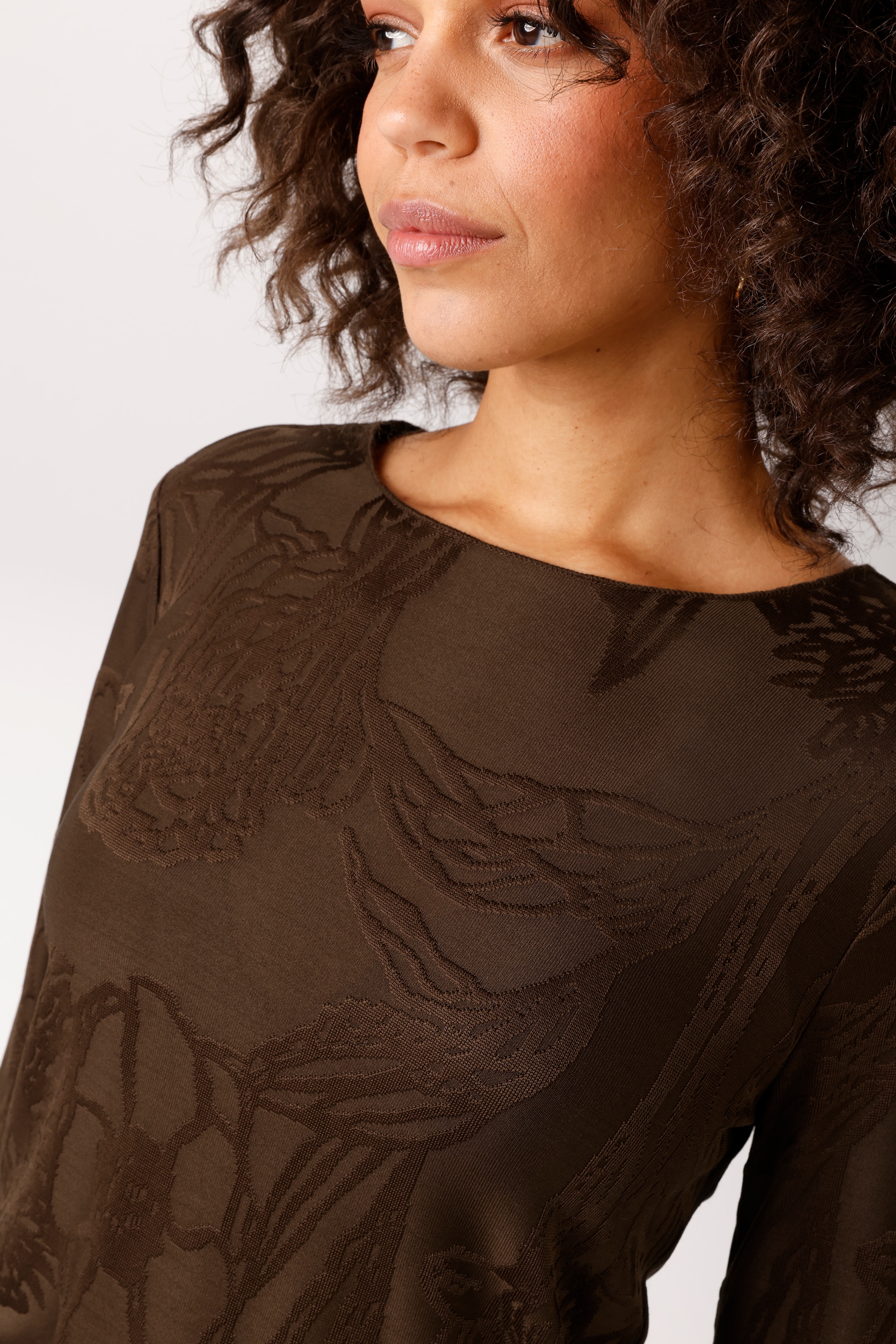 Aniston CASUAL Langarmshirt mit grafischen Blumenmuster - jedes Teil ein Unikat - NEUE KOLLEKTION