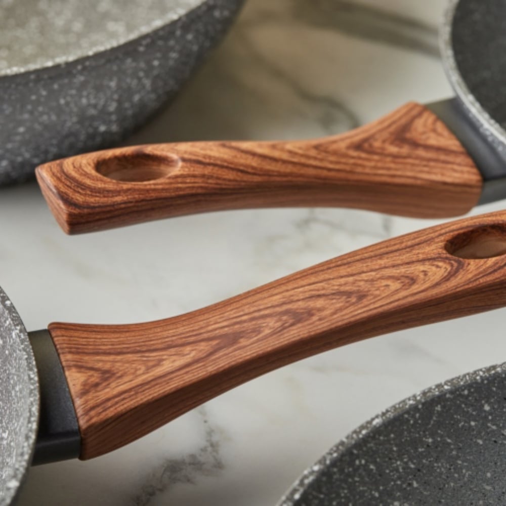 RESTO Kitchenware Bratpfanne »Aquila, tiefe Schmorpfanne langlebig und spülmaschinenfest«, Aluminium, (1 tlg.), mit ergonomischem weichem Griff in Holzoptik