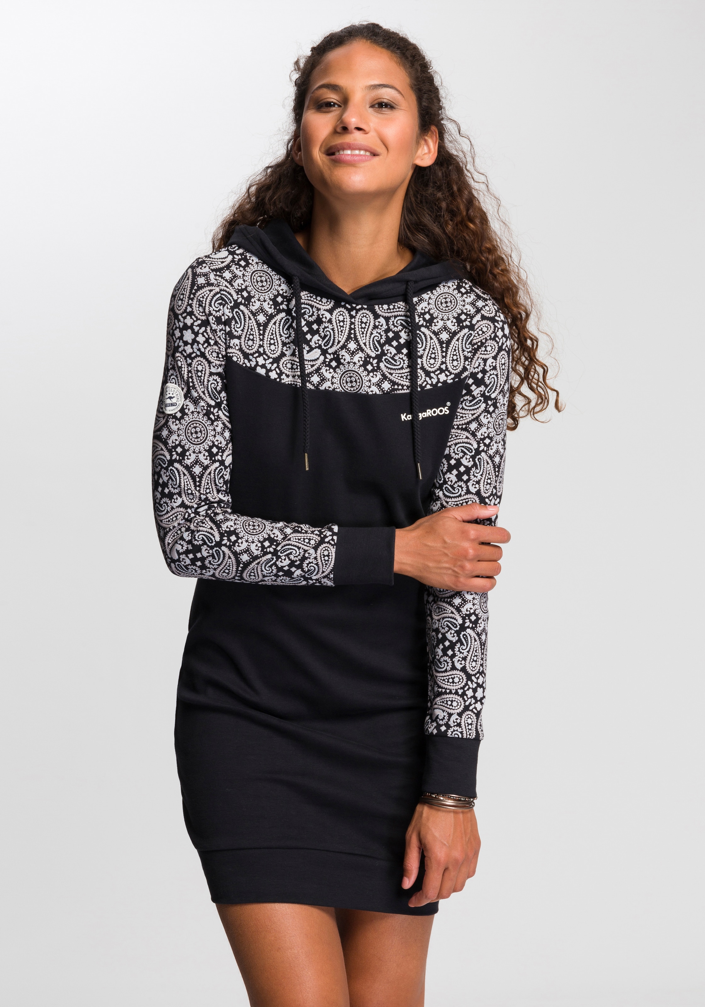 KangaROOS Sweatkleid, mit schönem Print im Ärmel- und Brustbereich im OTTO  Online Shop