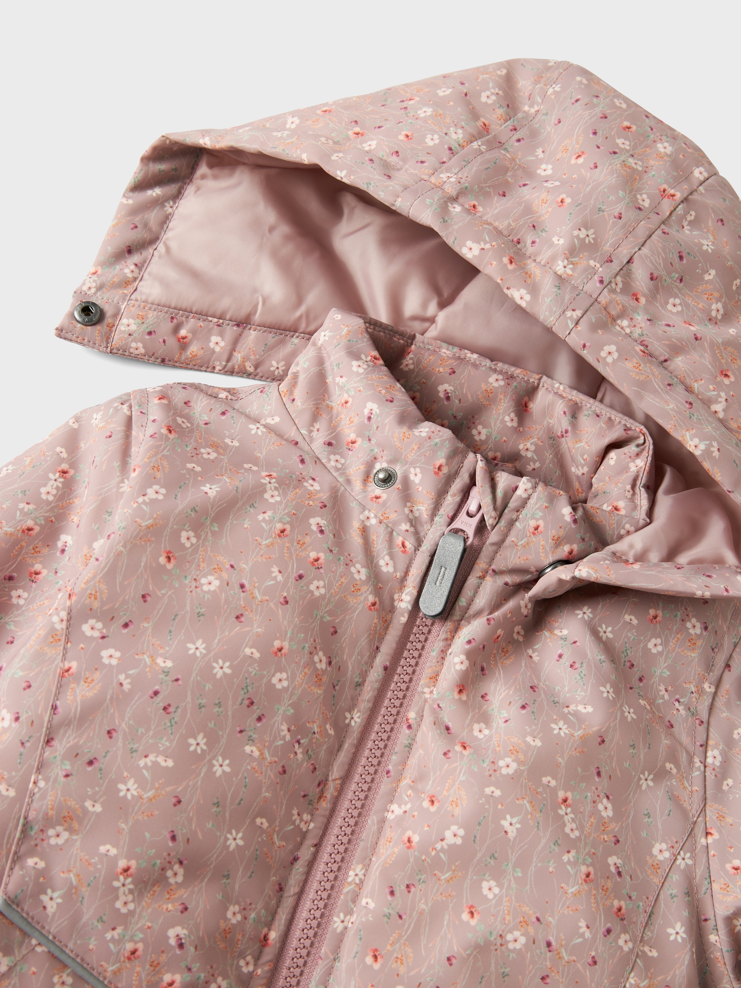 Name It Outdoorjacke »NMFMAXI PA JACKET AOP NOOS«, mit Kapuze, mit dekorativen und reflektierenden Details