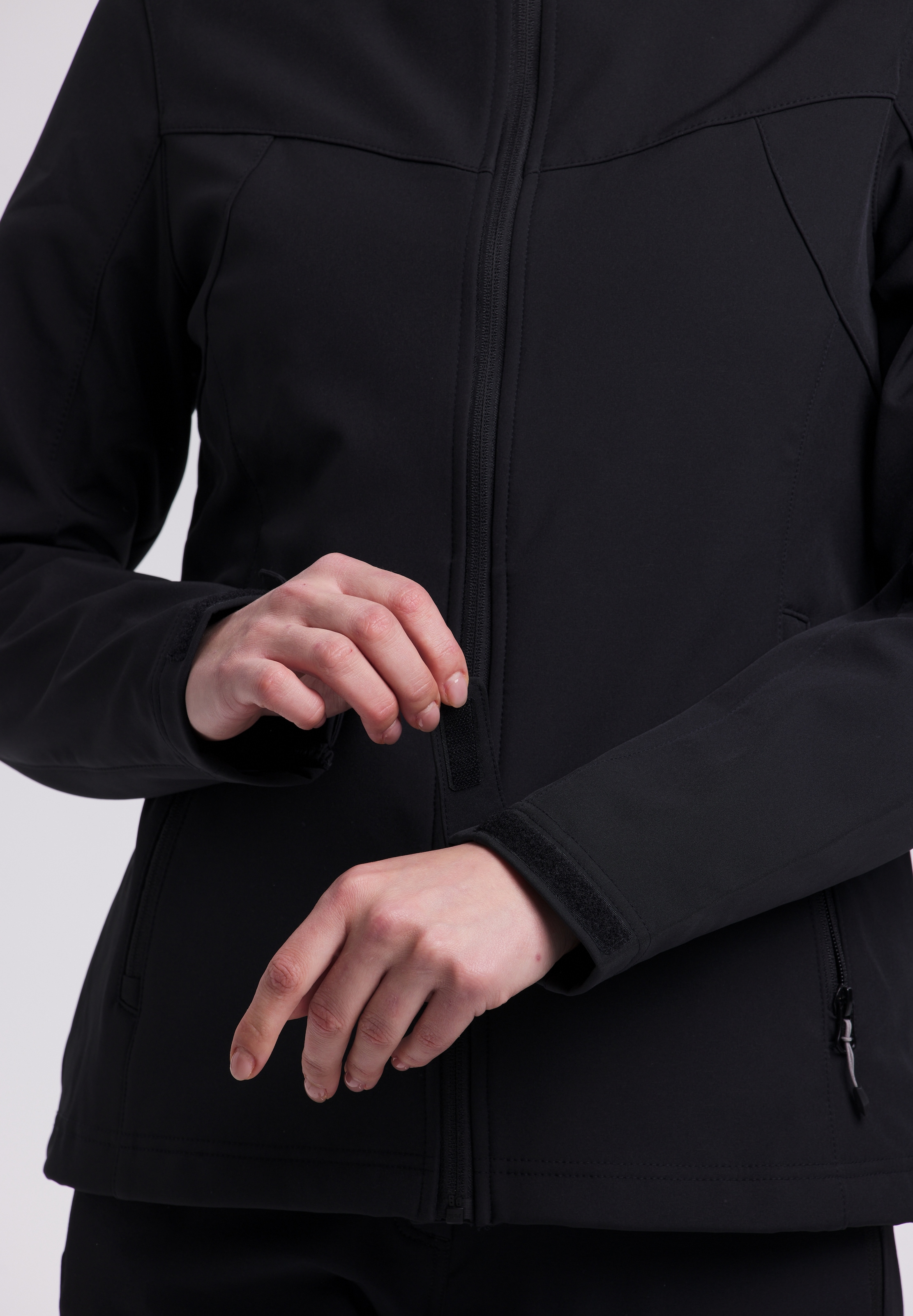 Icepeak Softshelljacke »BRENHAM« mit Kapuze winddicht, wasserabweisend, atmungsaktiv, mit abnehmbarer Kapuze