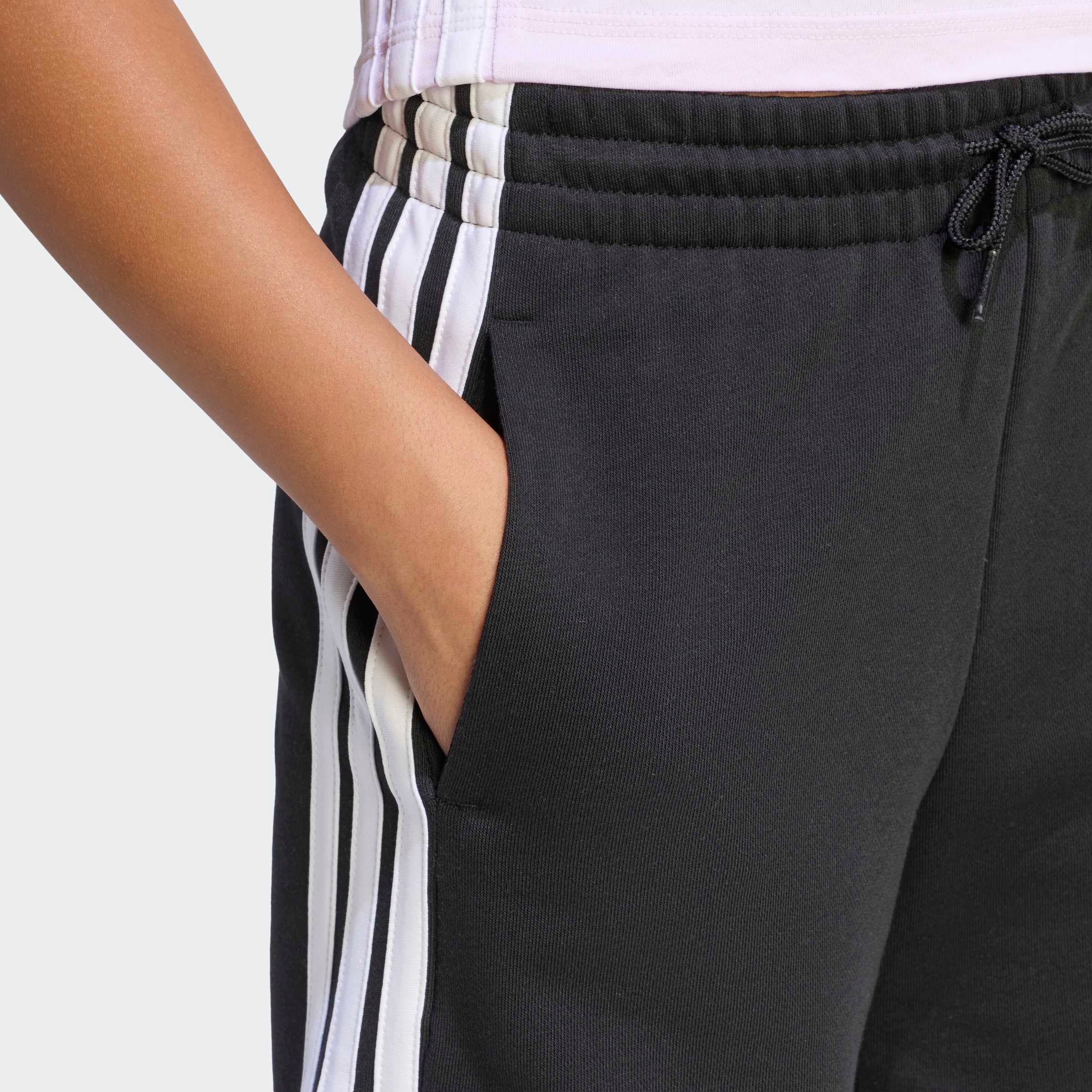 adidas Sportswear Shorts »ESSENTIALS«