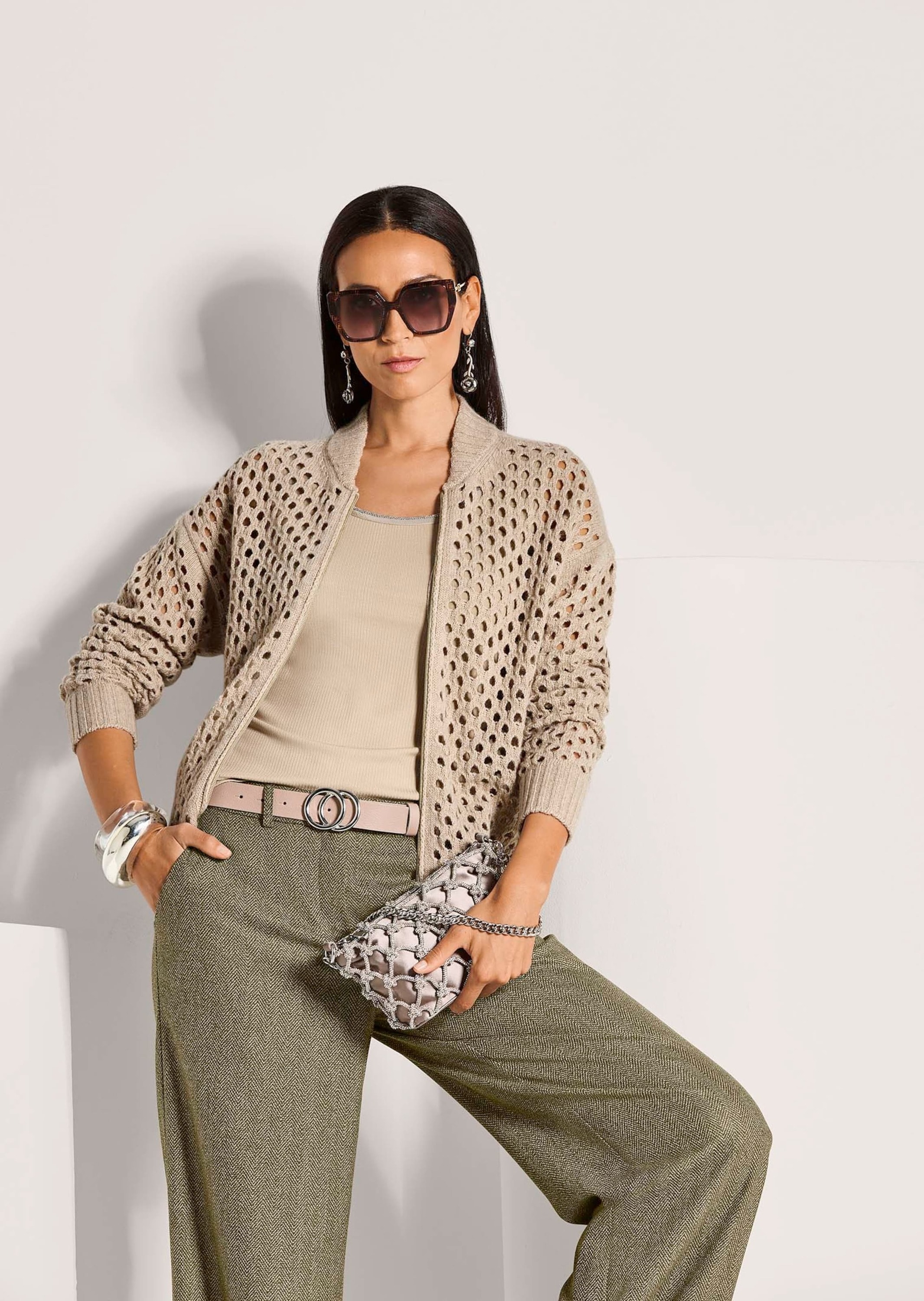 MADELEINE Strickjacke »Cardigan Moderne Strickjacke mit Lochmuster« Allover-Lochmuster