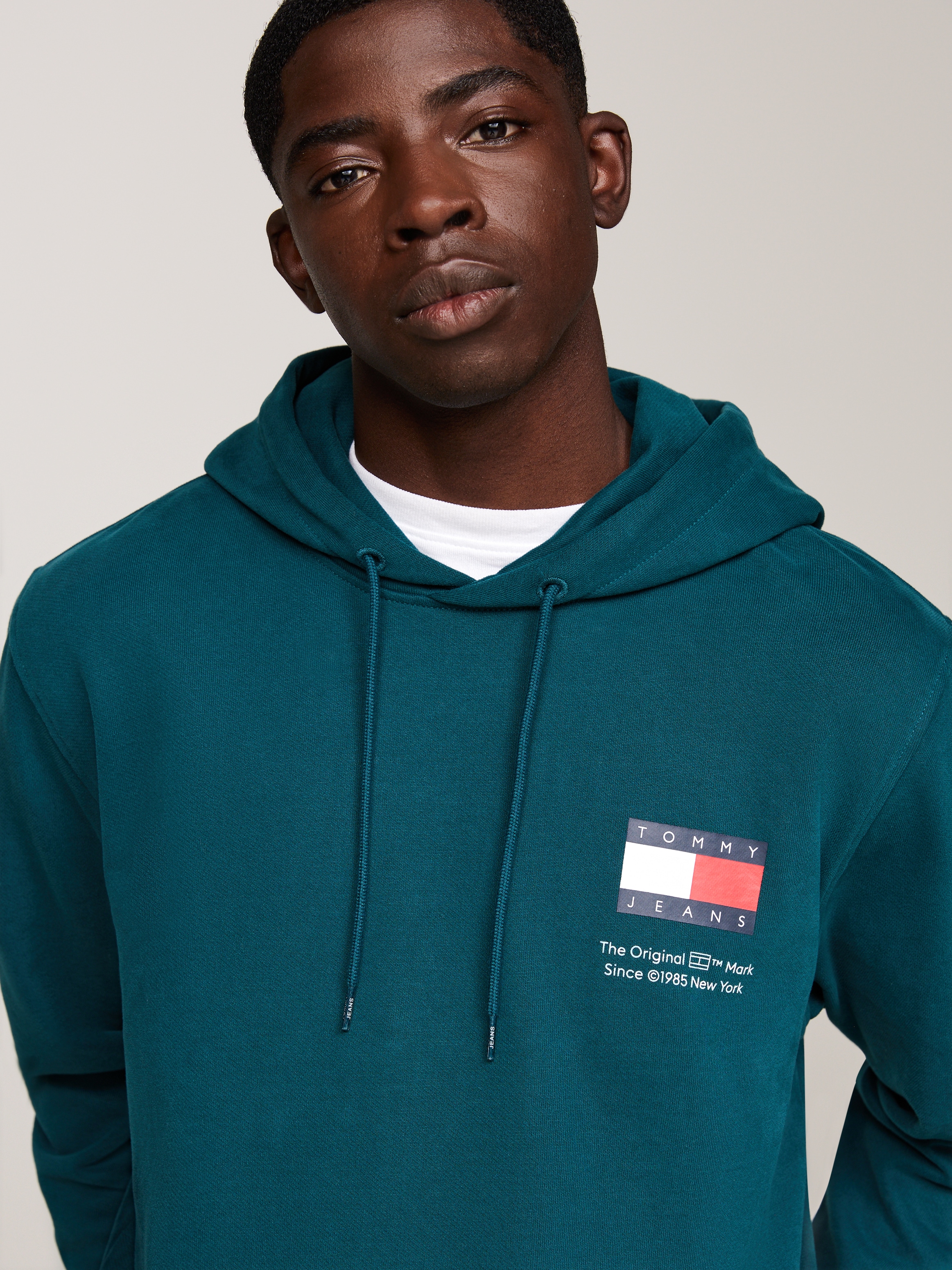 Tommy Jeans Plus Kapuzensweatshirt »TJM REG ESSENTIAL FLAG HOOD EXT«, Große Größen